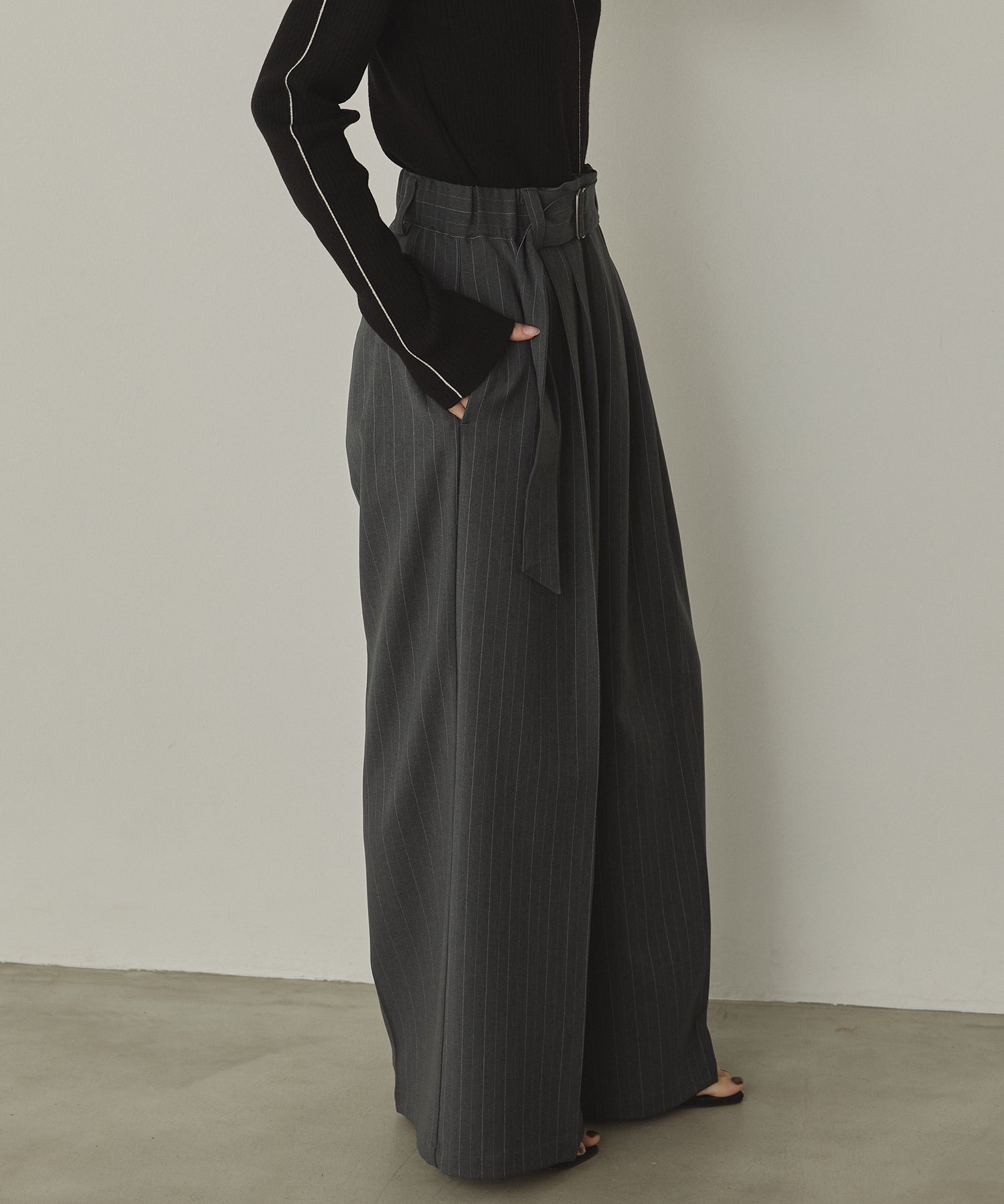 ツイルストライプ タックワイドパンツ