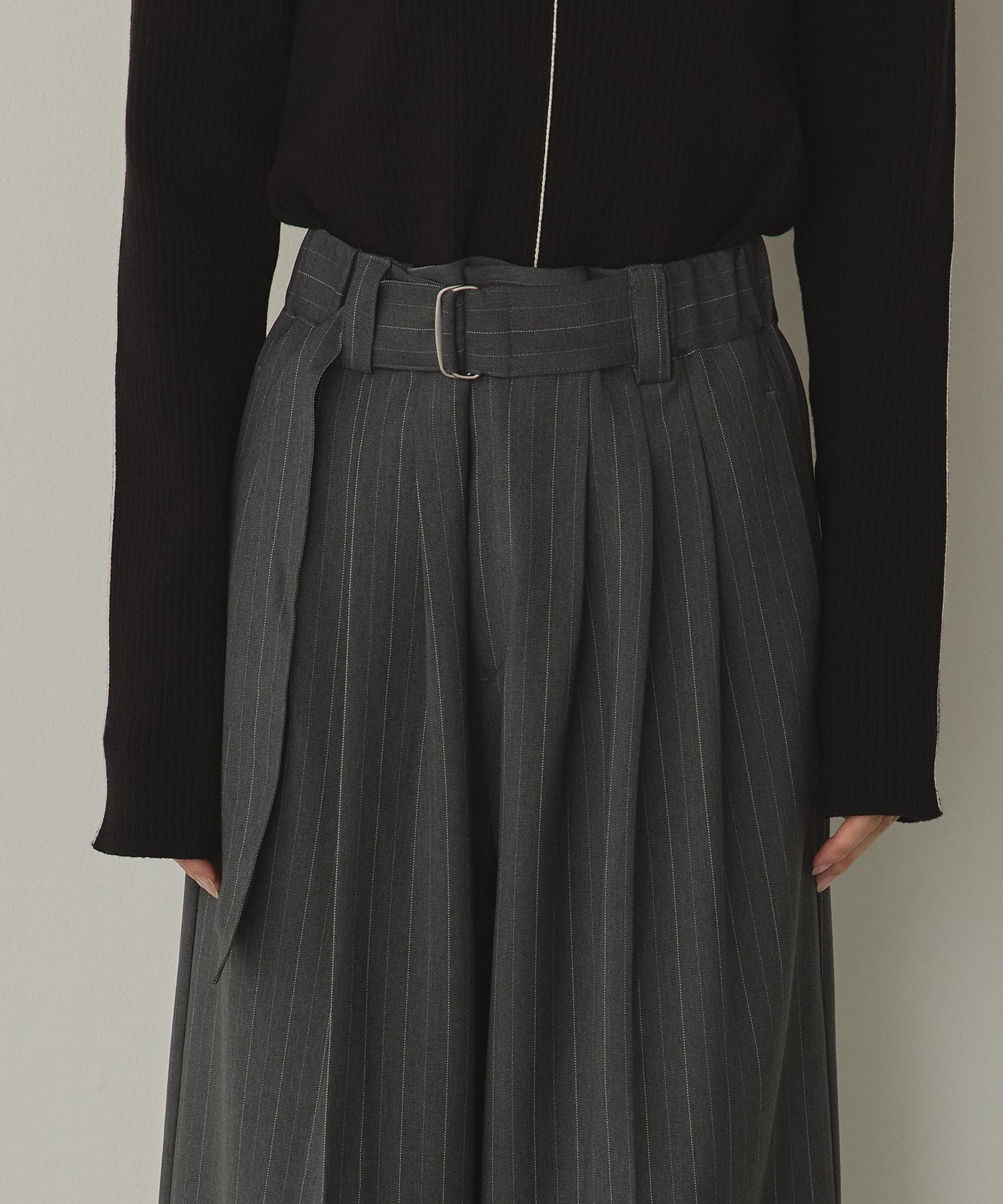 ツイルストライプ タックワイドパンツ