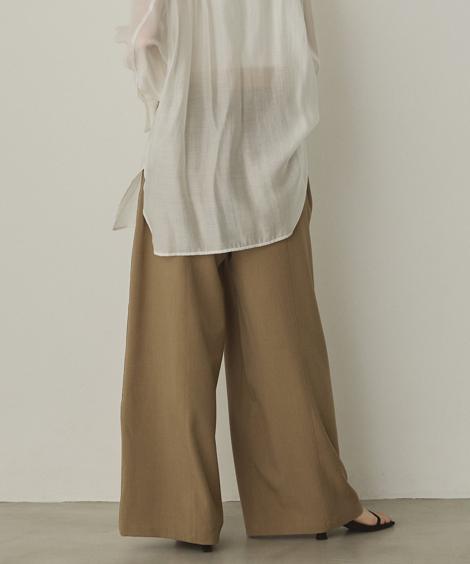 SIDE LINE WIDE STRAIGHT PANTS