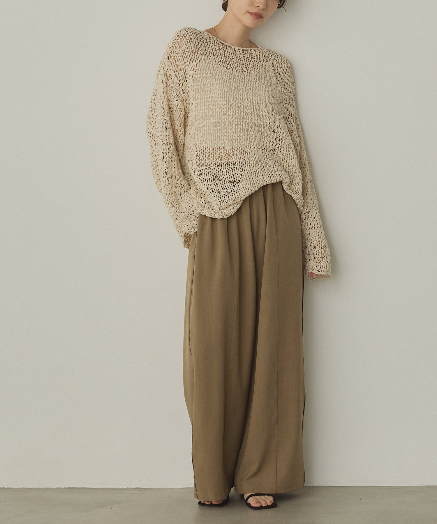 SIDE LINE WIDE STRAIGHT PANTS