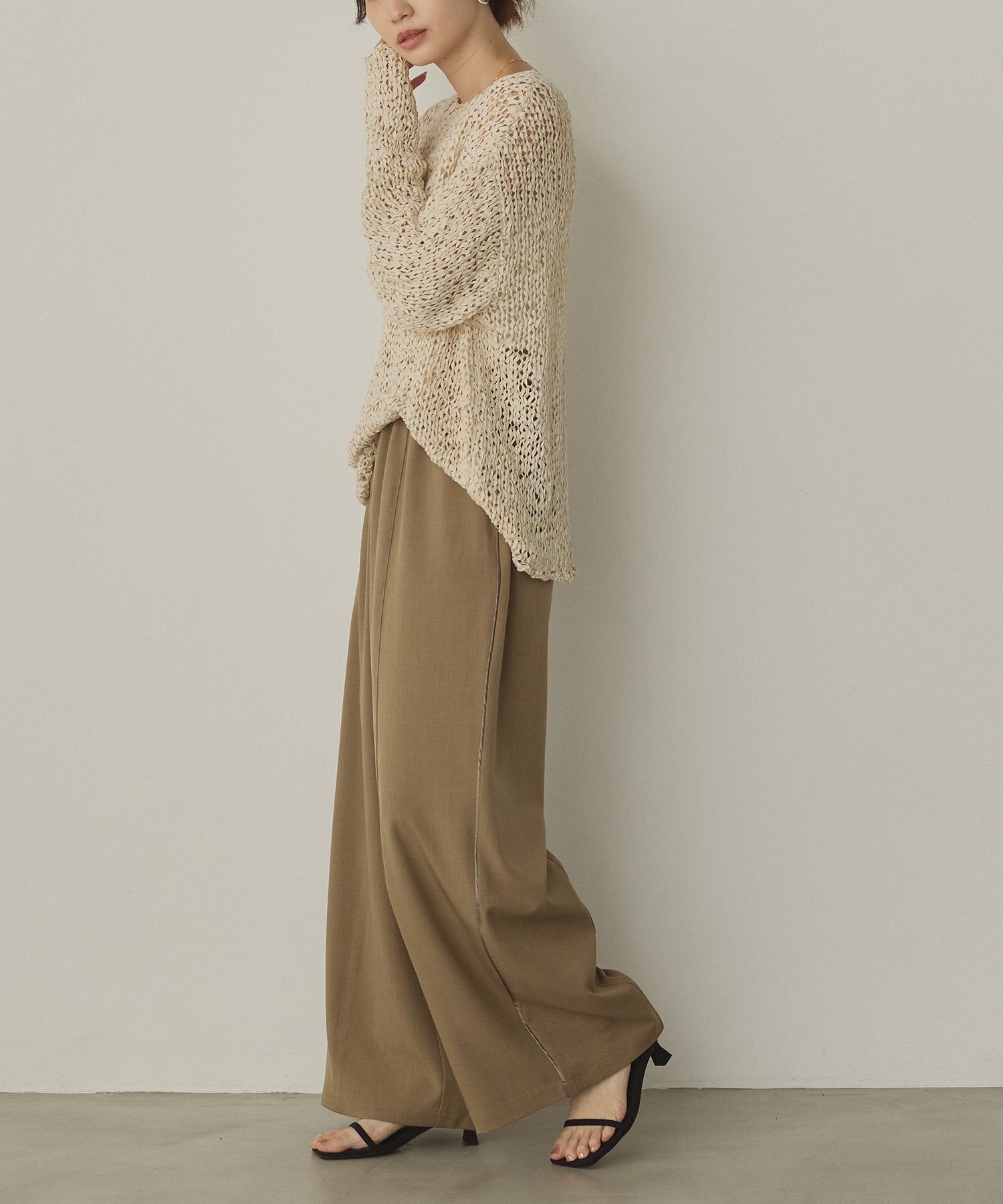 SIDE LINE WIDE STRAIGHT PANTS