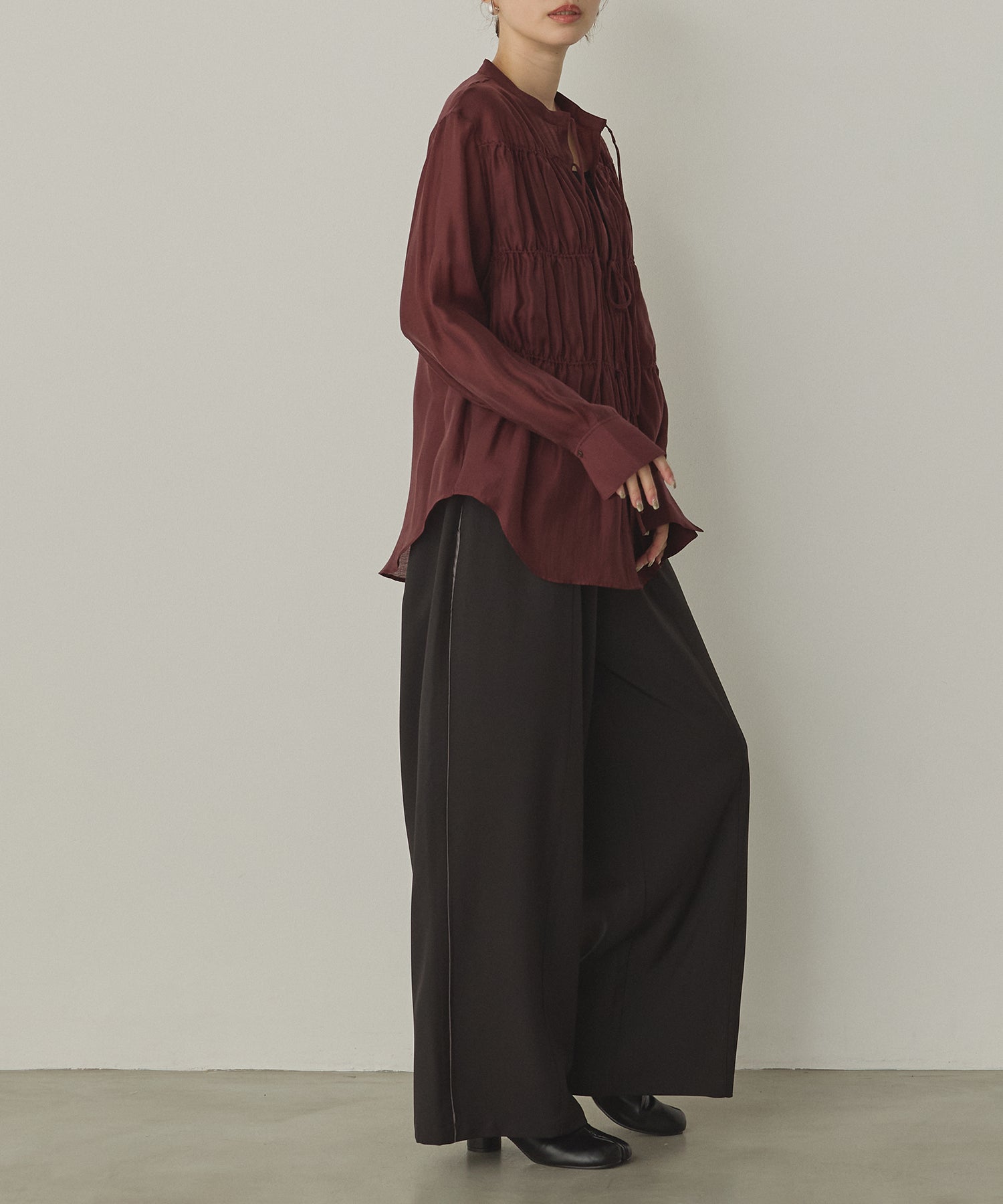 SIDE LINE WIDE STRAIGHT PANTS