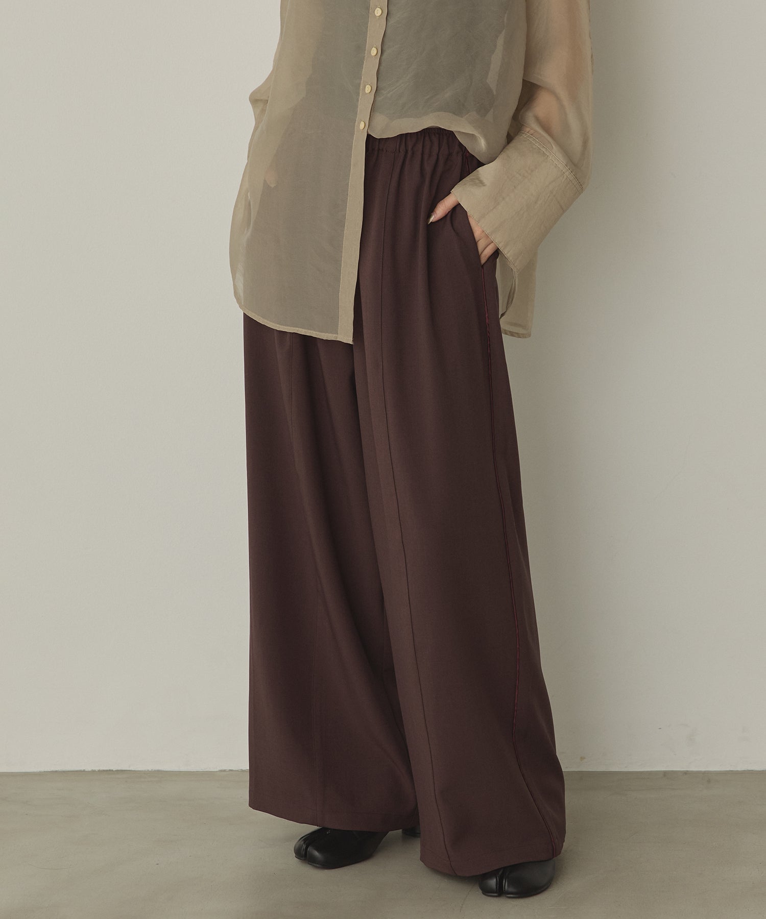 SIDE LINE WIDE STRAIGHT PANTS