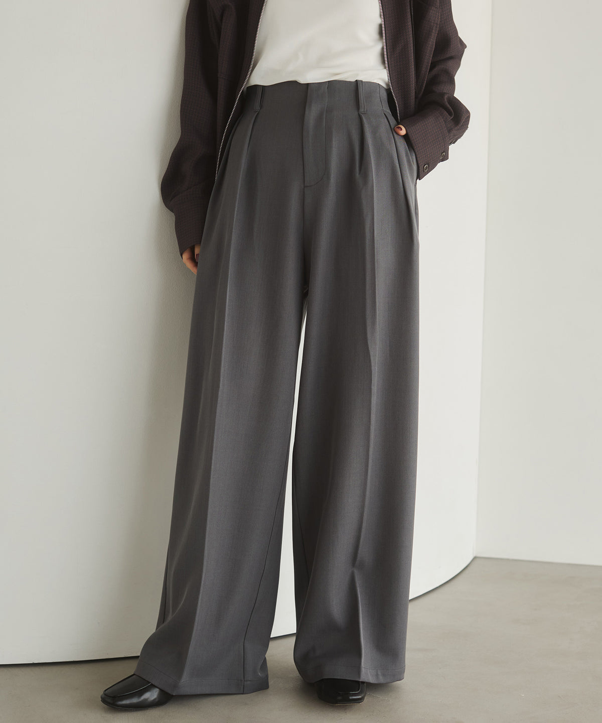 POLY TWILL TUCK PANTS