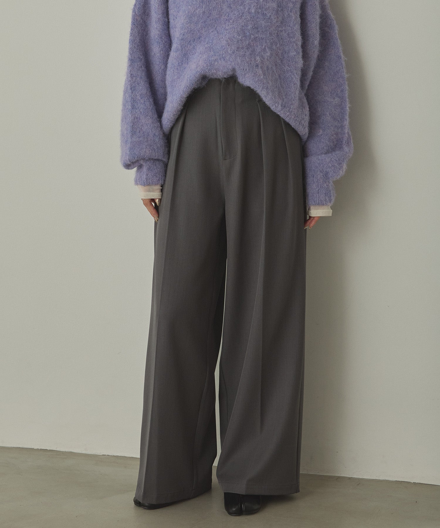 POLY TWILL TUCK PANTS
