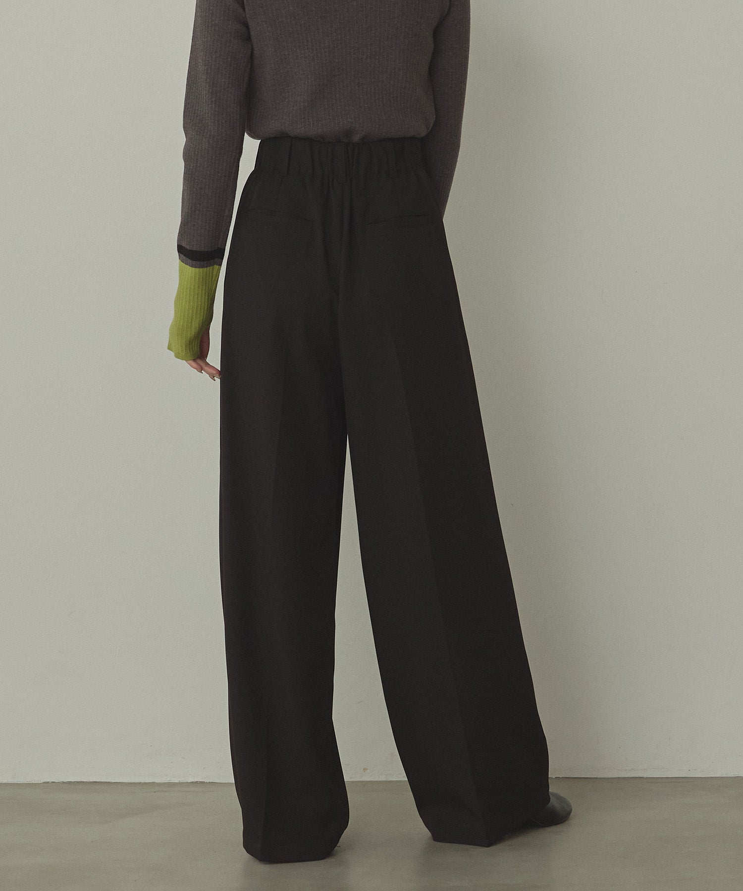 POLY TWILL TUCK PANTS