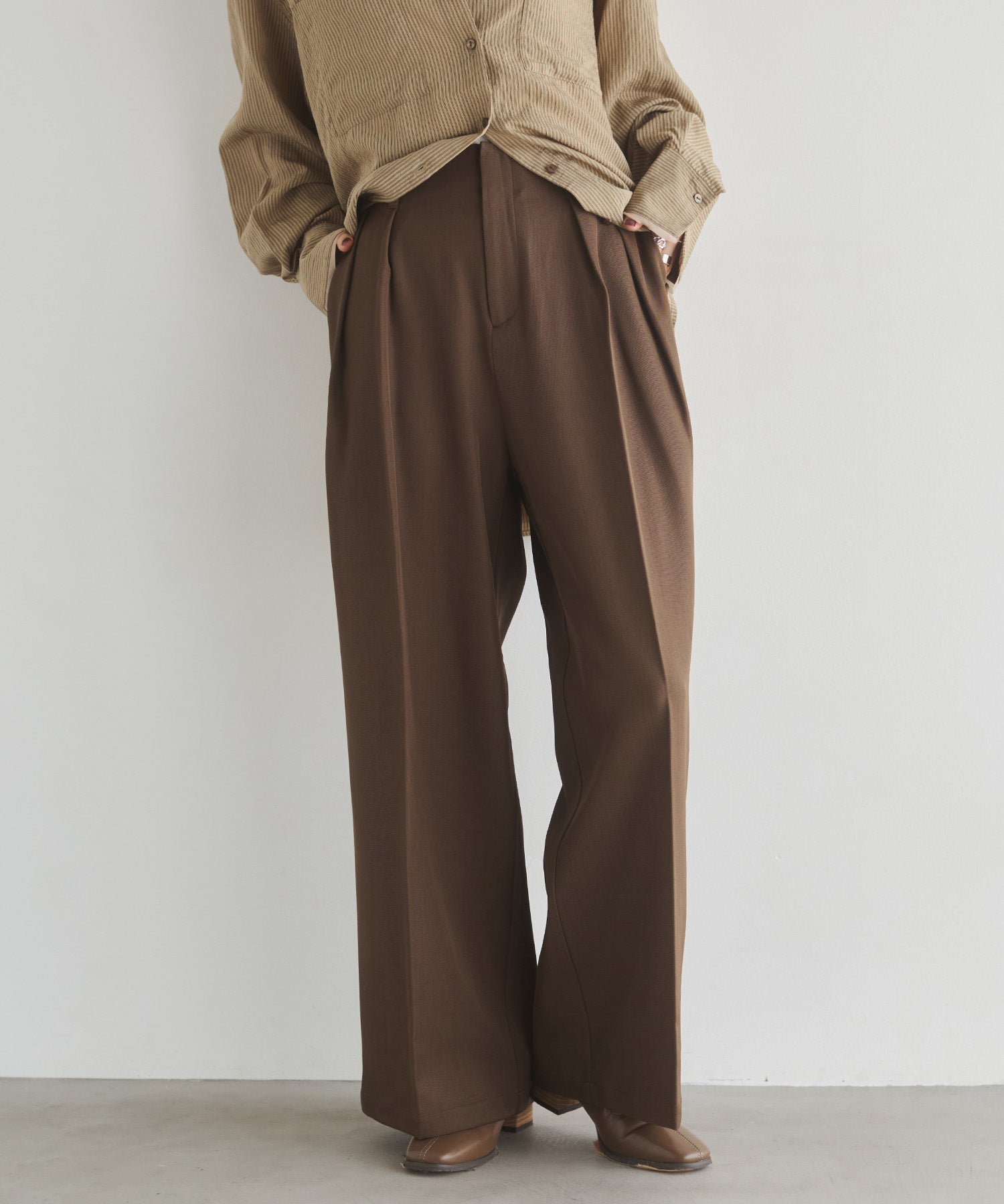 POLY TWILL TUCK PANTS