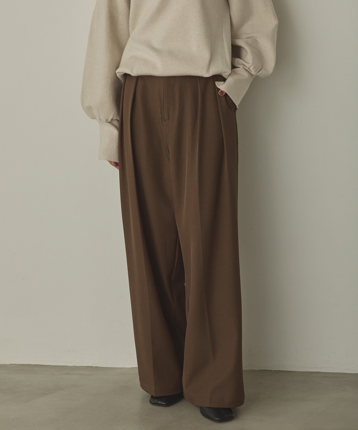 POLY TWILL TUCK PANTS