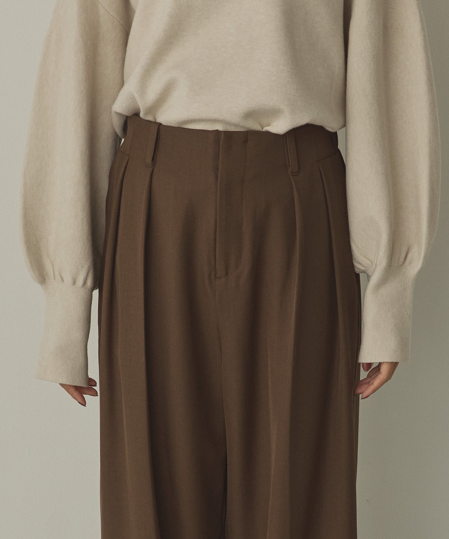 POLY TWILL TUCK PANTS