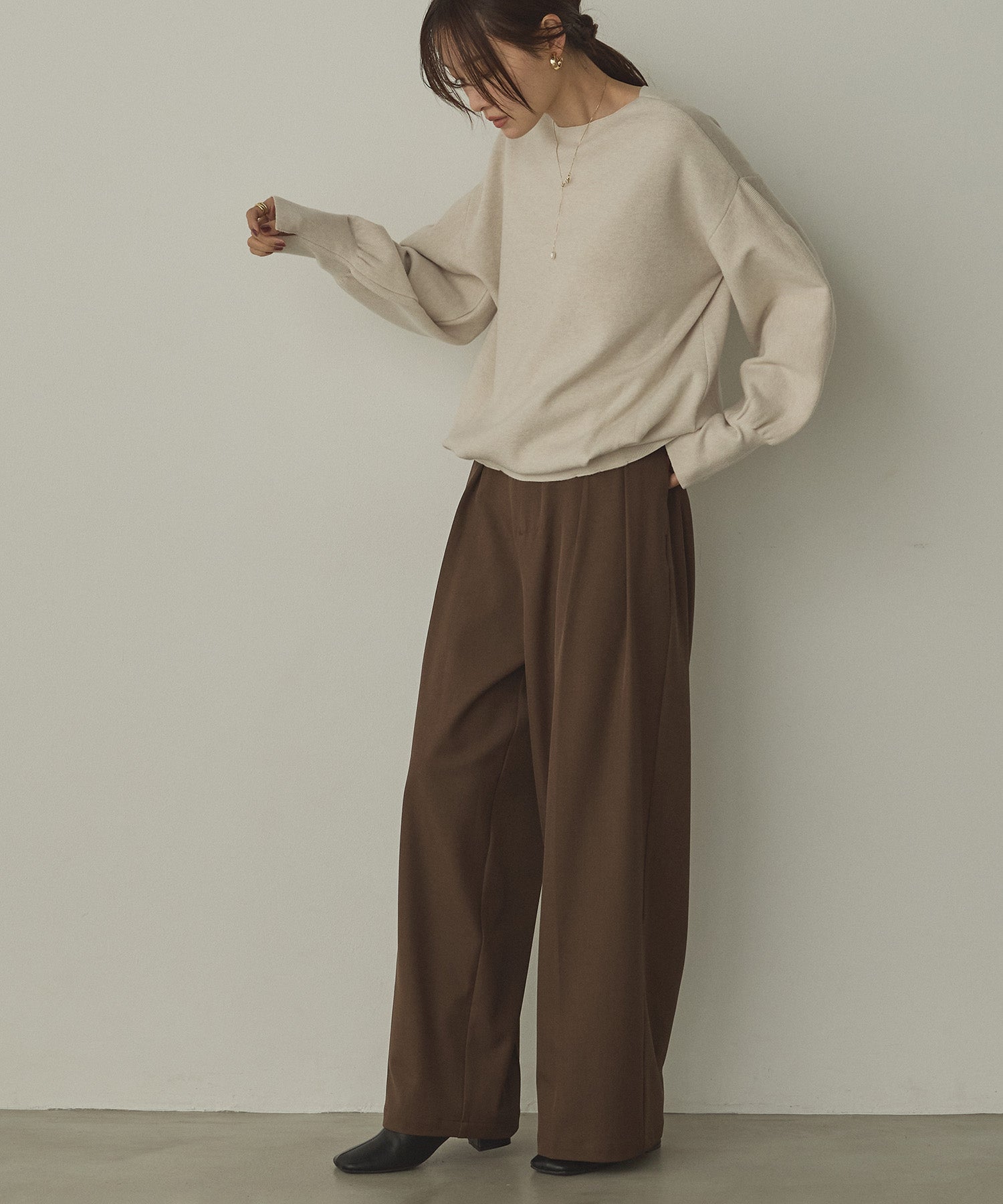 POLY TWILL TUCK PANTS