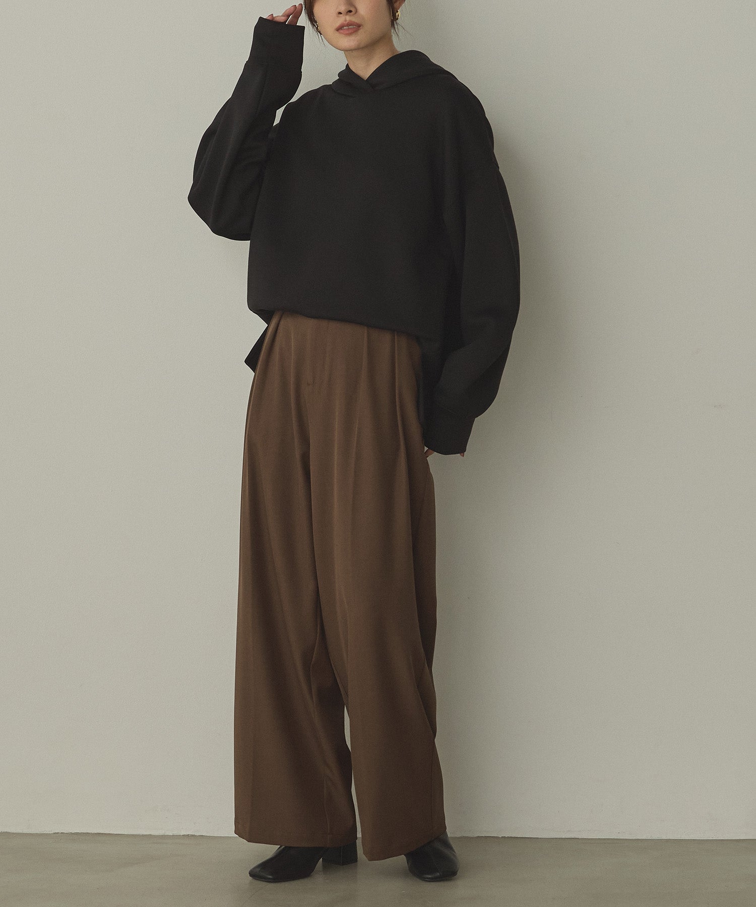 POLY TWILL TUCK PANTS