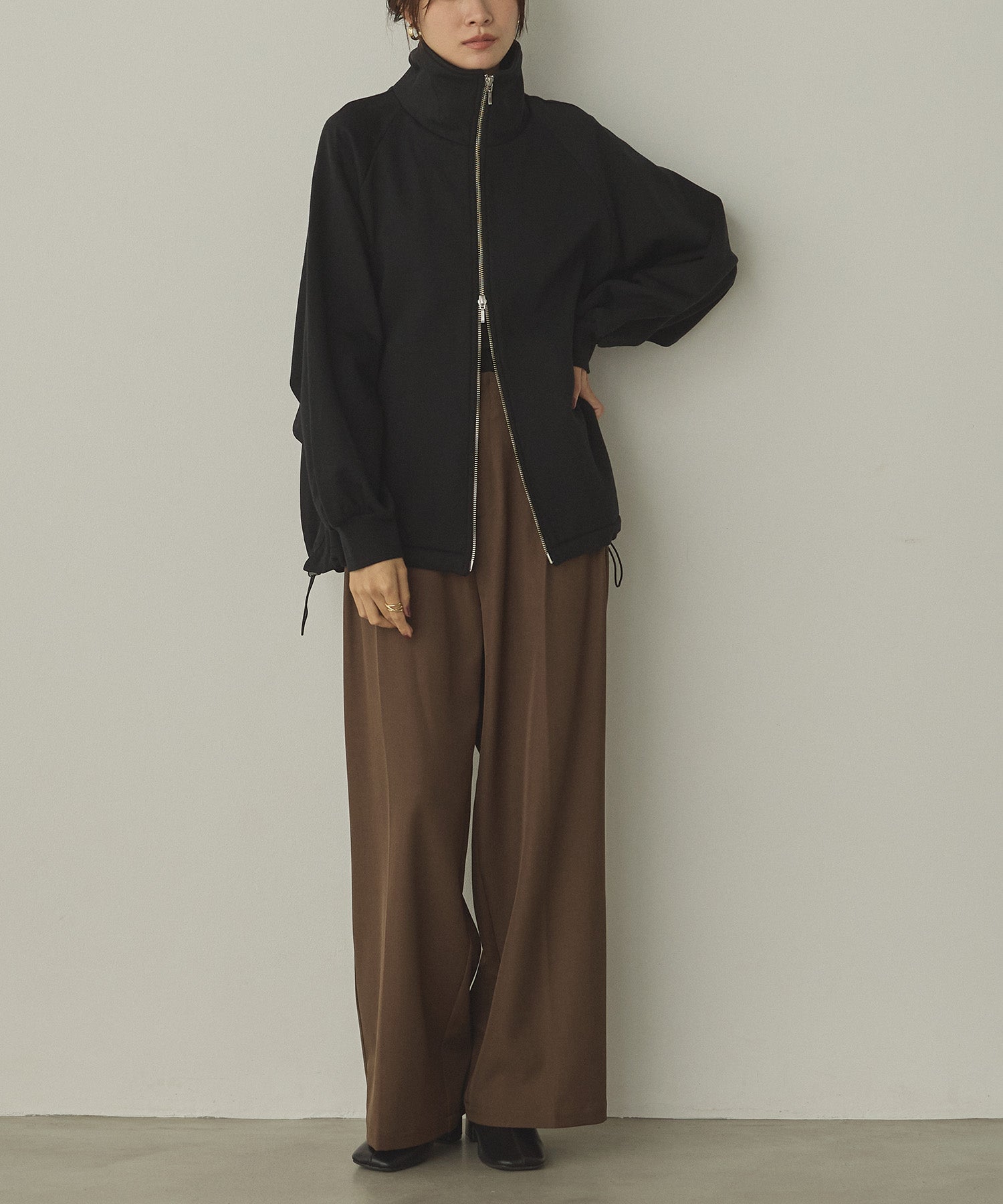 POLY TWILL TUCK PANTS