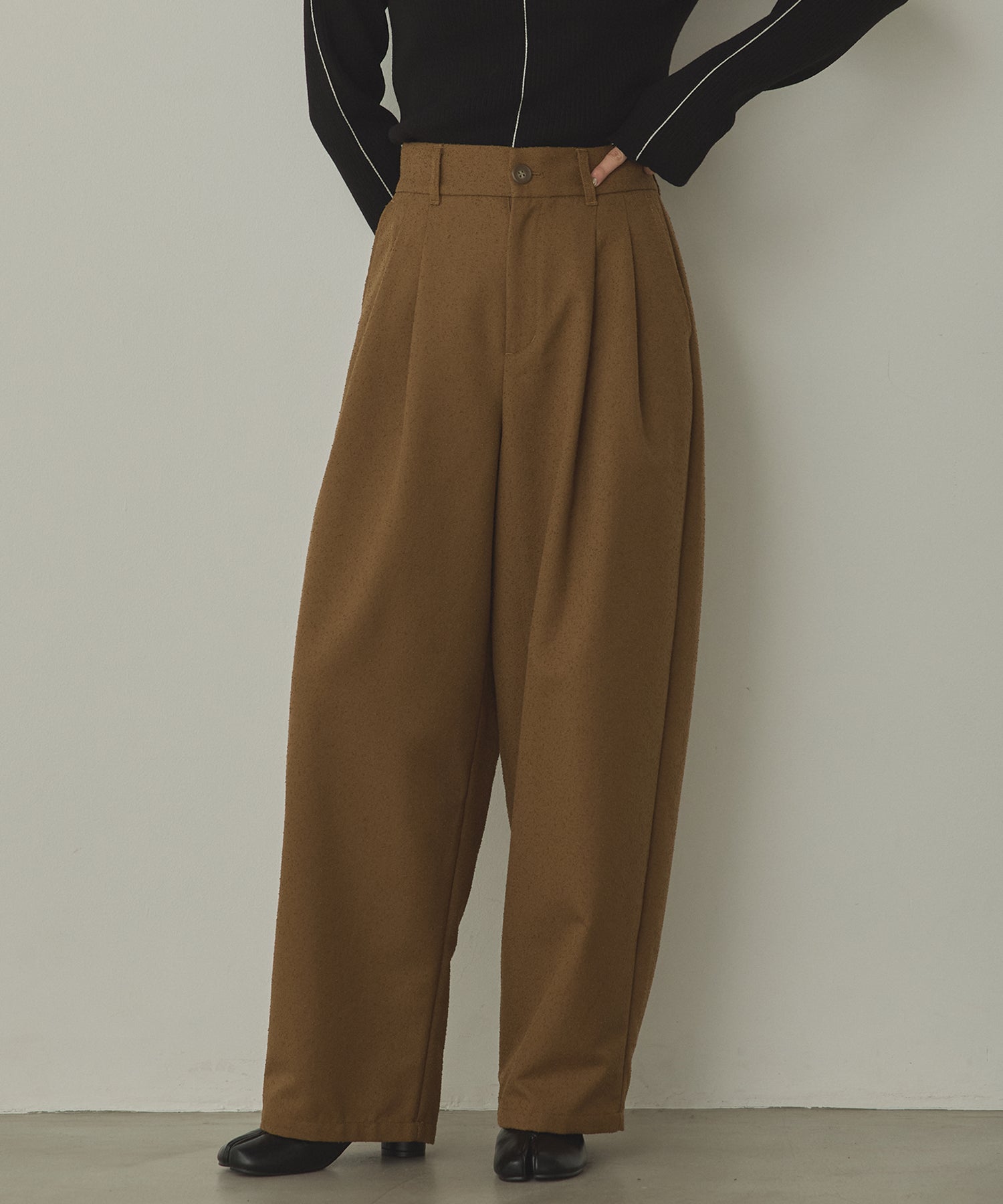 TWEED WIDE TUCK PANTS
