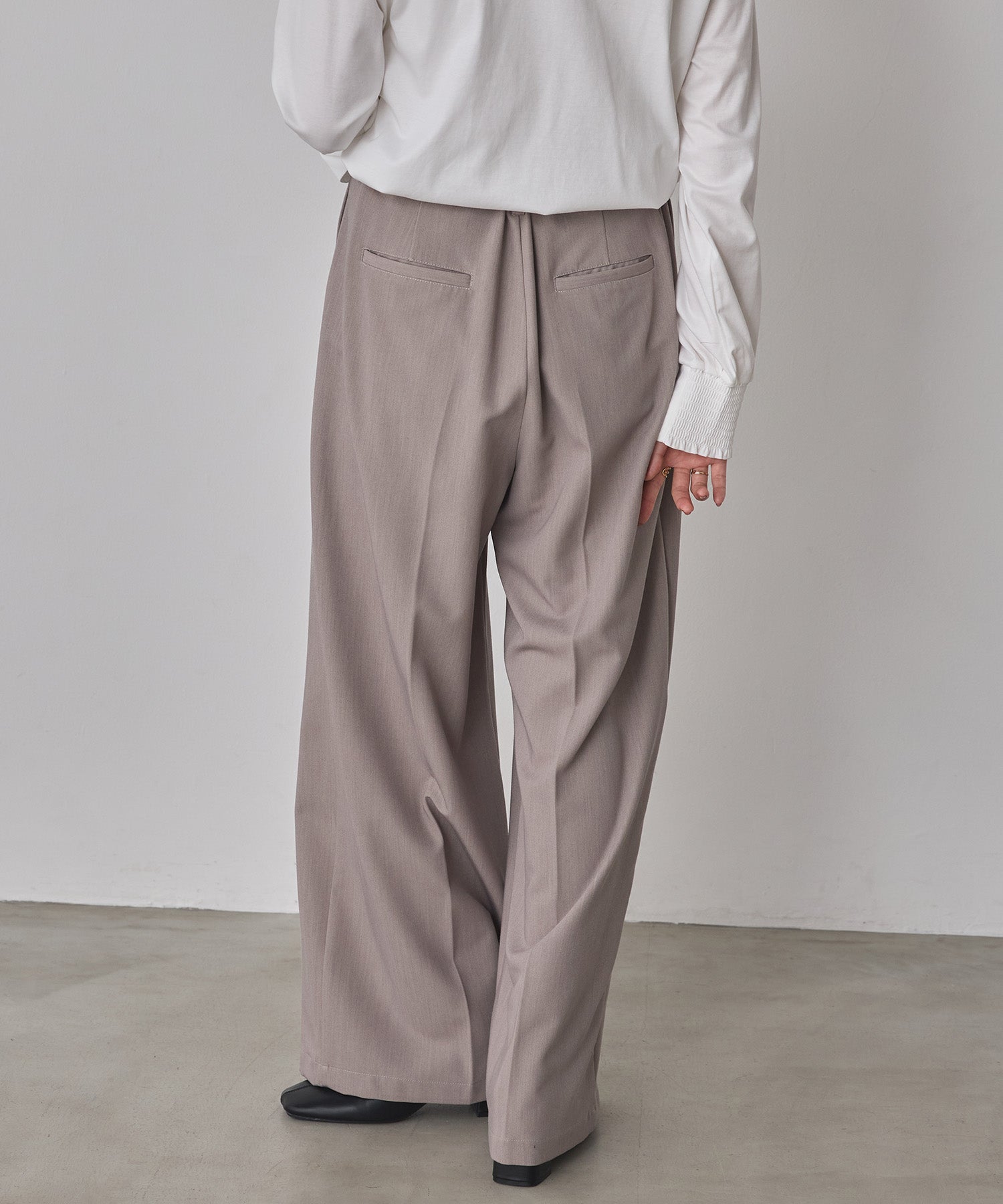POLYRAYON TUCK PANTS