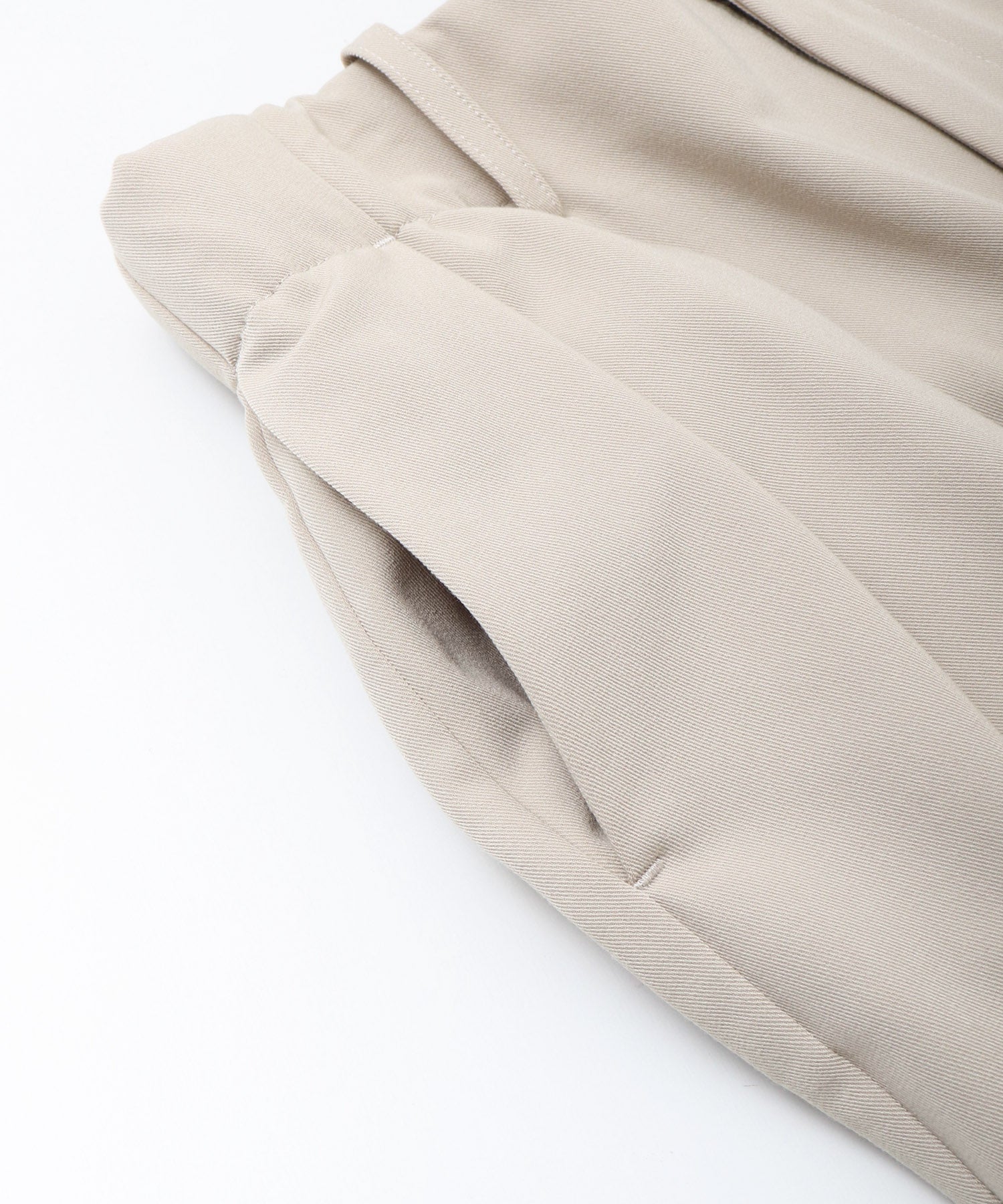 POLYRAYON TUCK PANTS