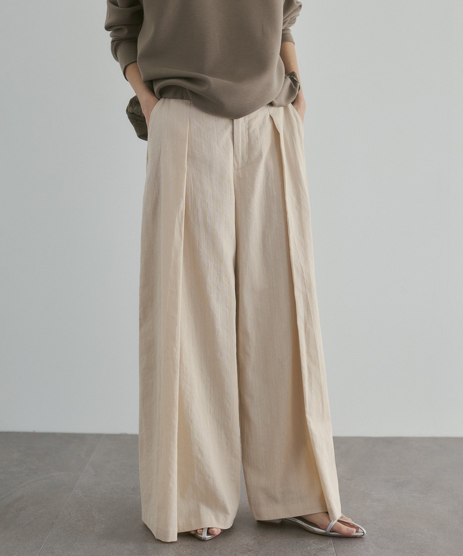 SPRING SLAB DEEP TUCK PANTS