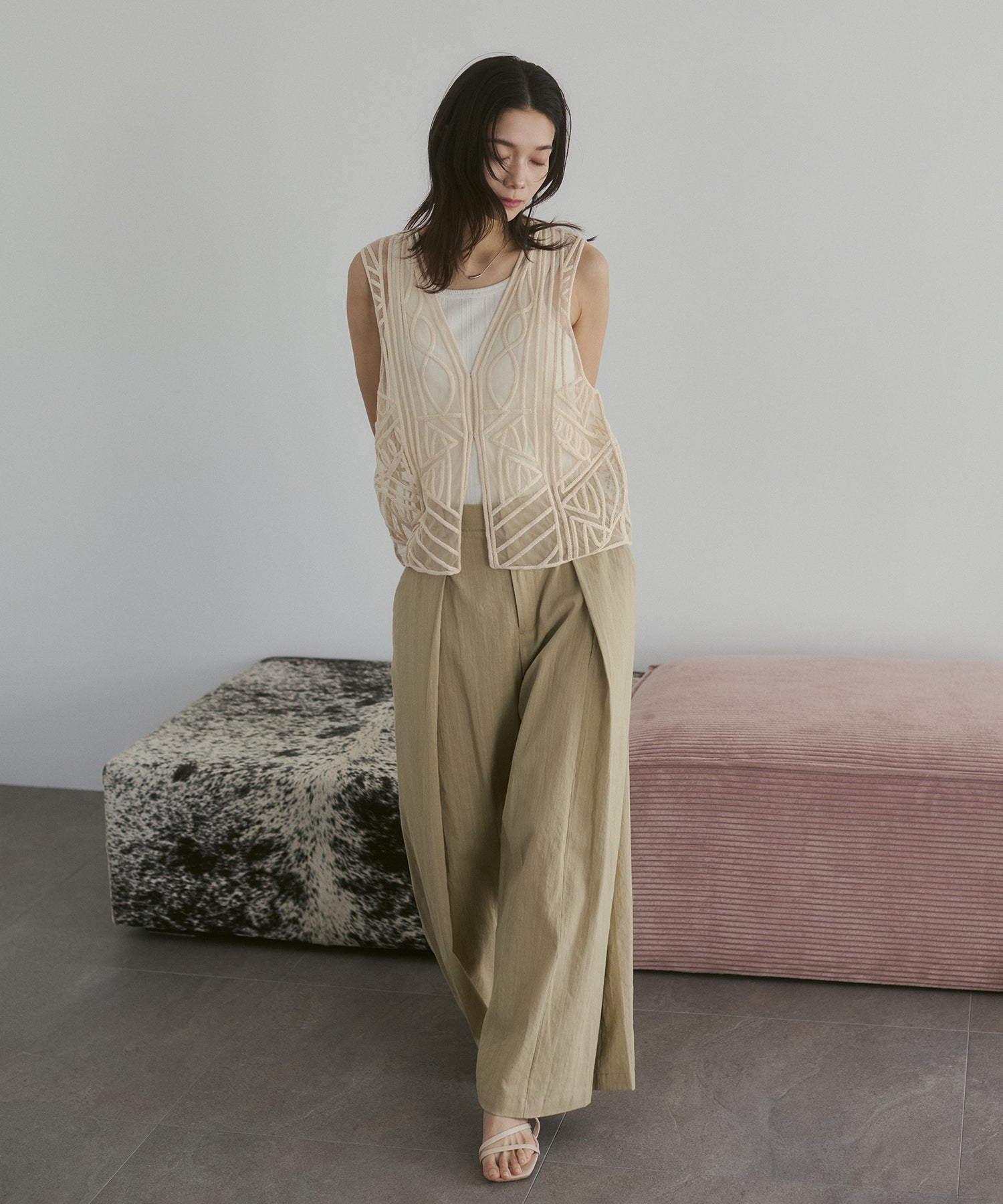 SPRING SLAB DEEP TUCK PANTS