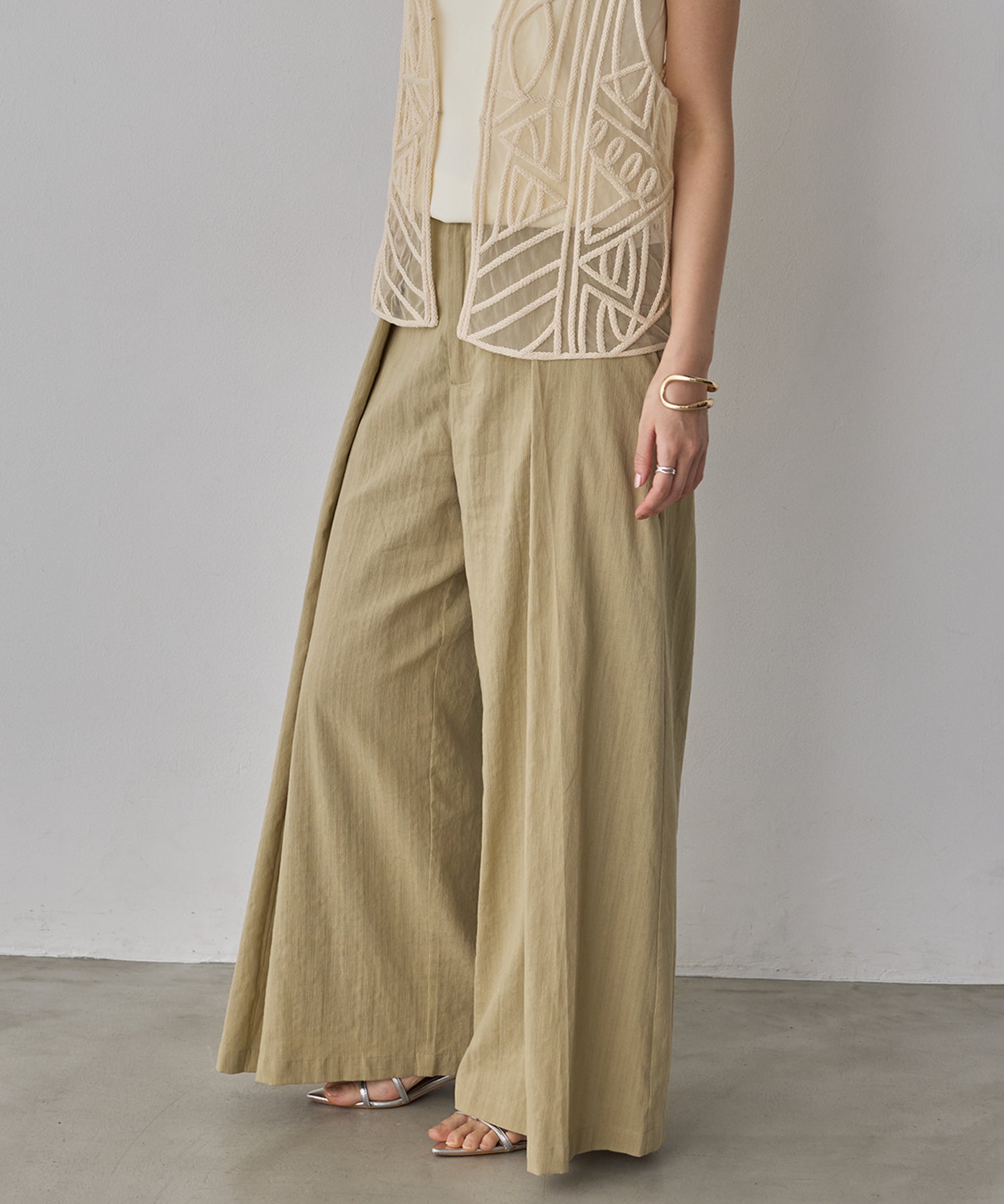 SPRING SLAB DEEP TUCK PANTS