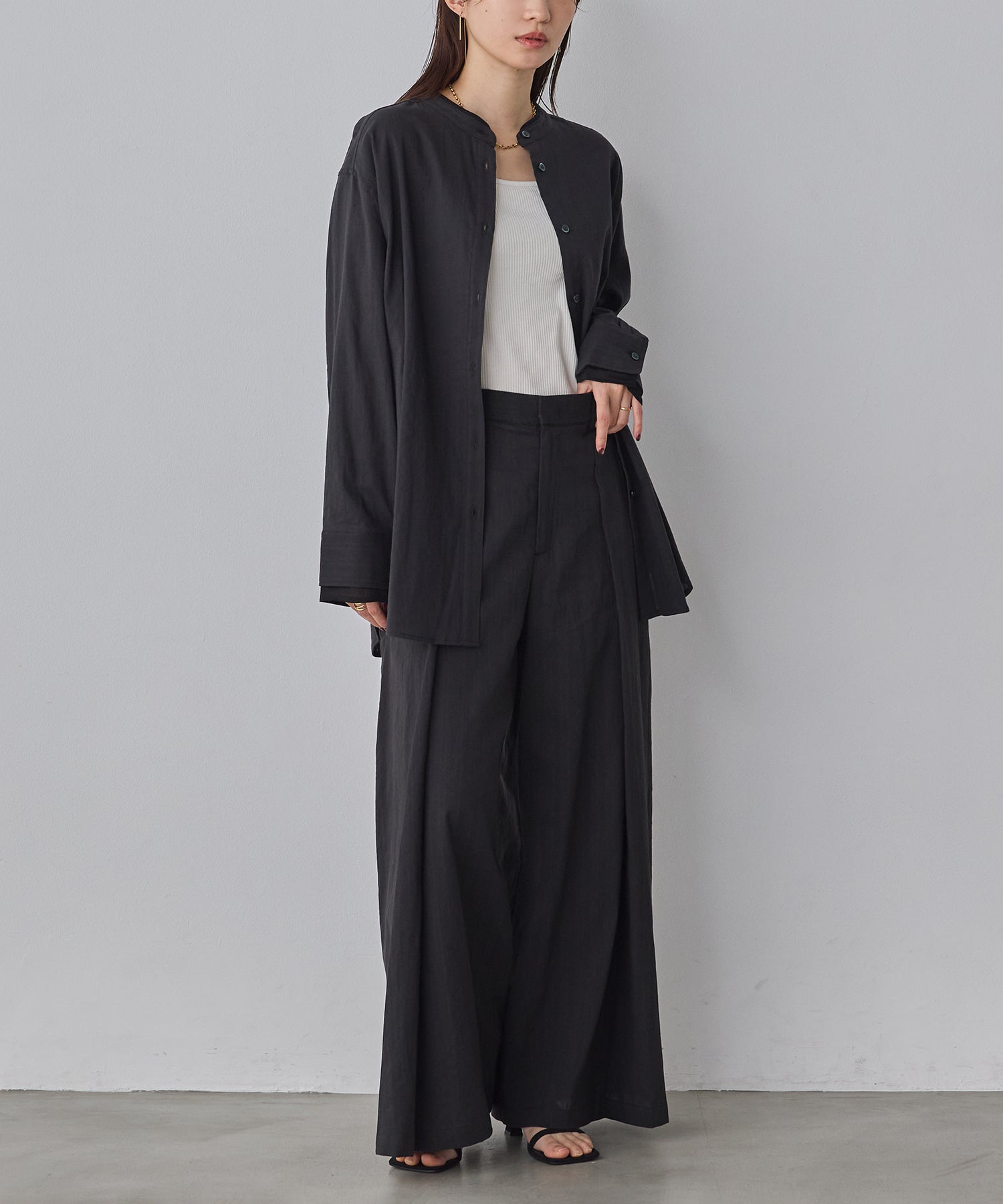 SPRING SLAB DEEP TUCK PANTS