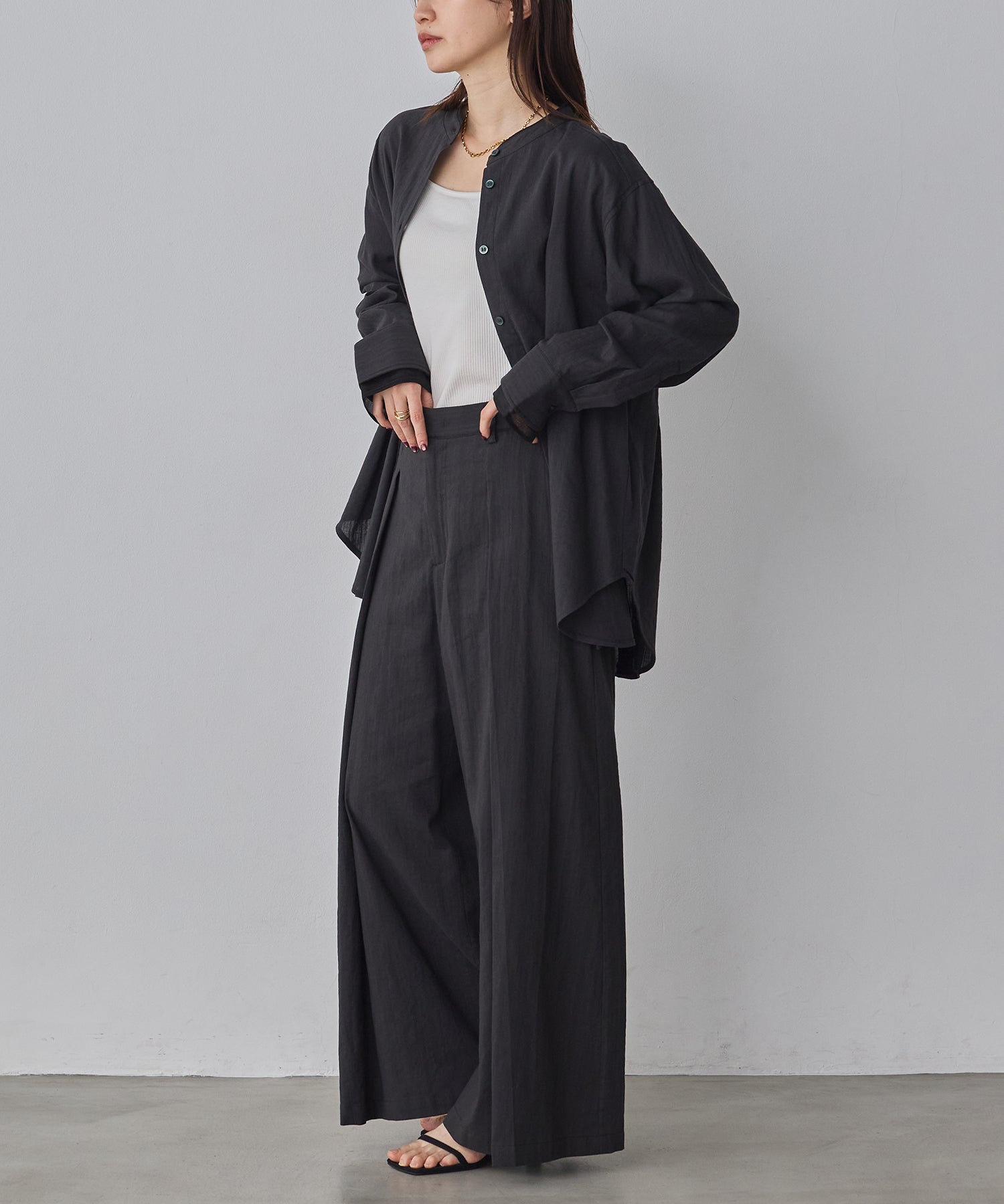 SPRING SLAB DEEP TUCK PANTS