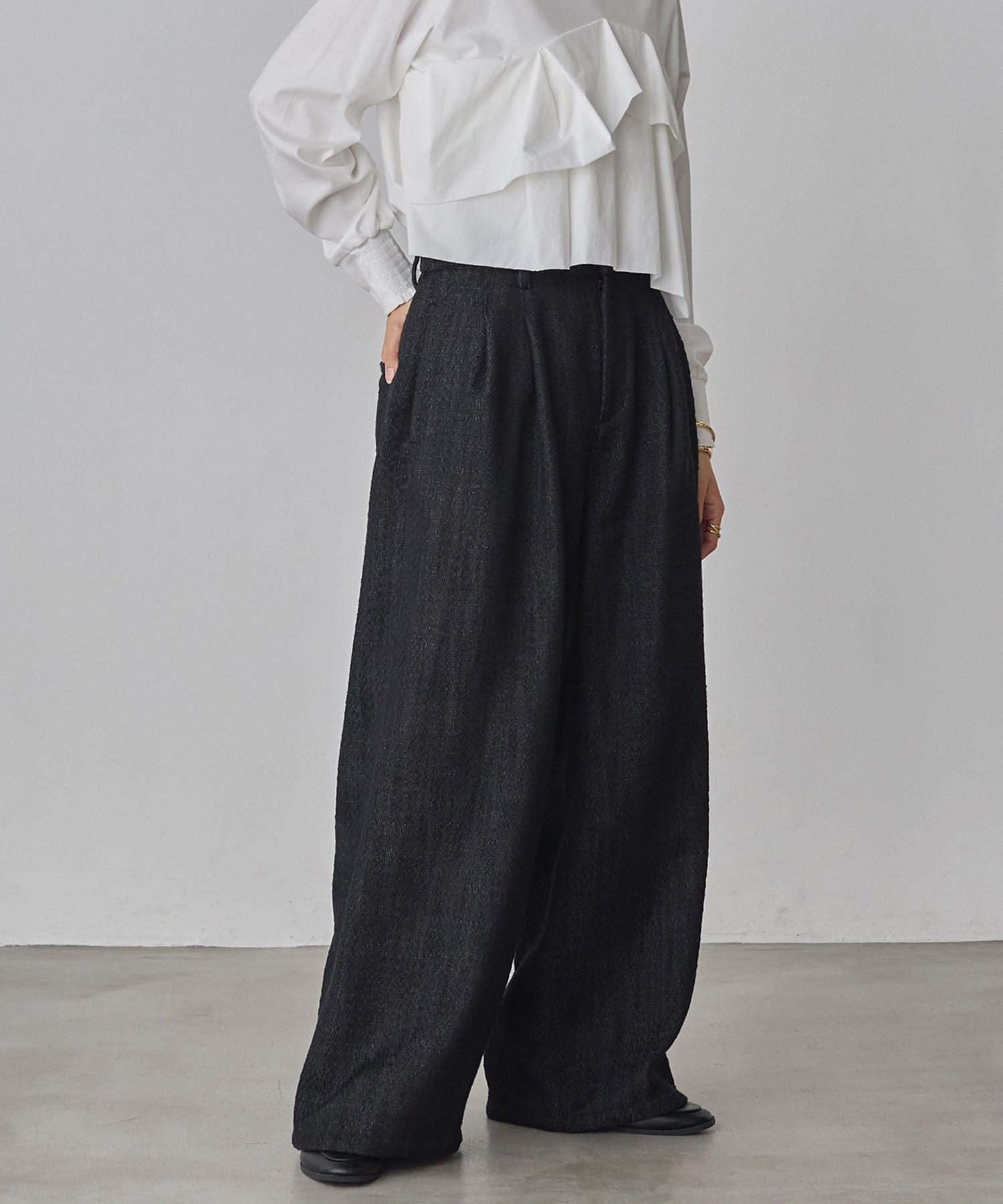 デニムライク ヘリンボーン タックパンツ