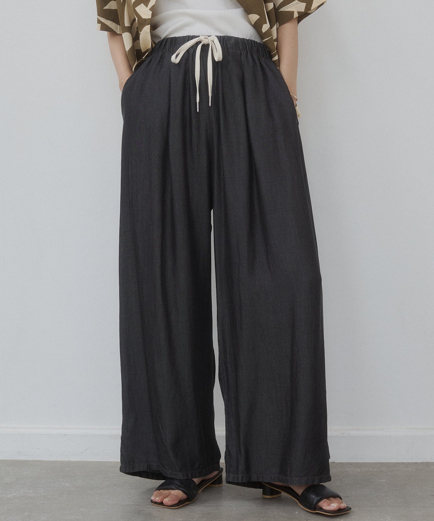 TENCEL DENIM WITH HEM TABS WIDE PANTS