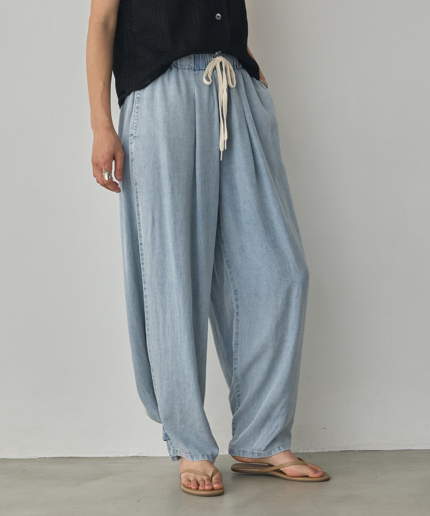 TENCEL DENIM WITH HEM TABS WIDE PANTS