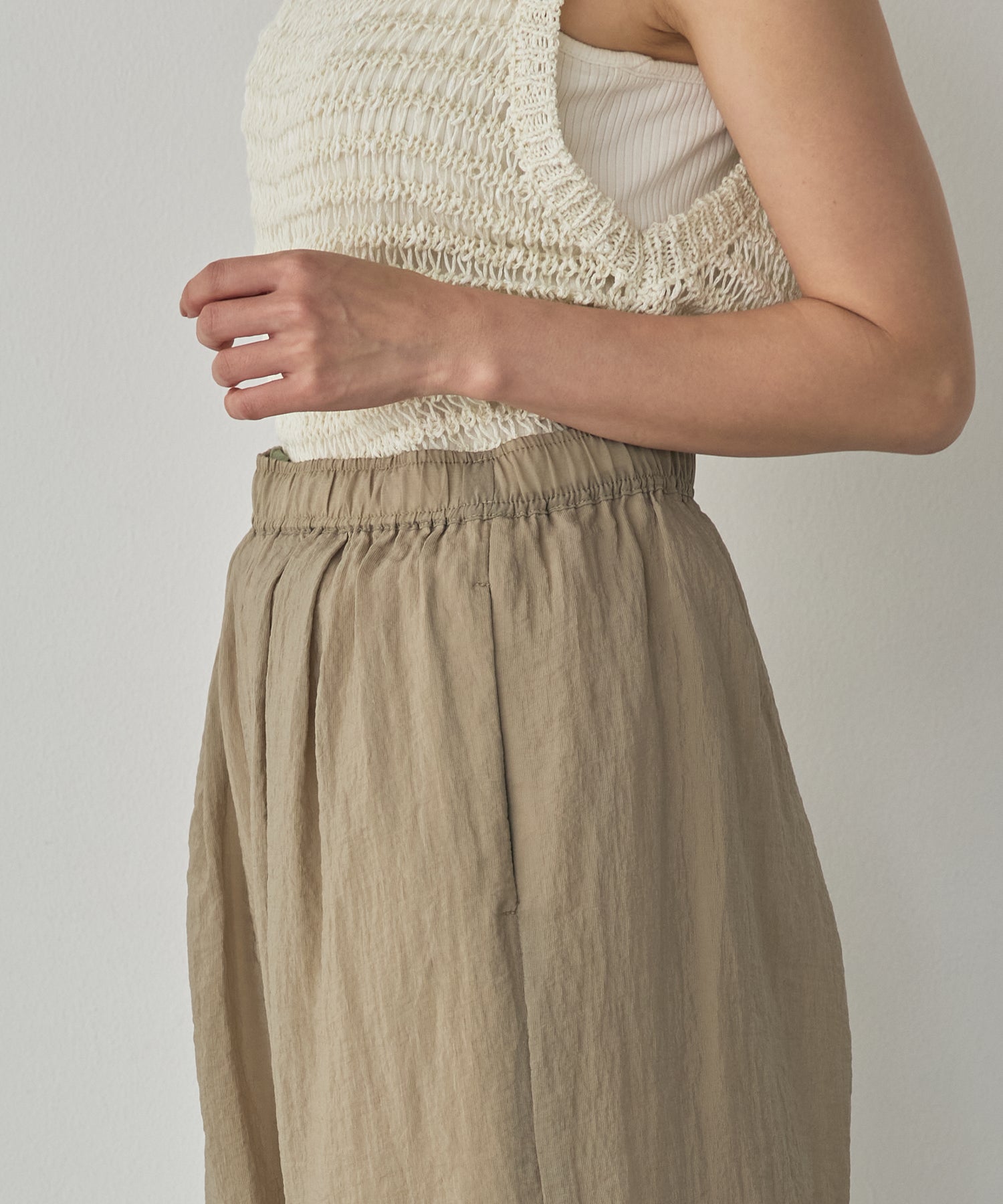 GLOSSY SHEER EASY PANTS