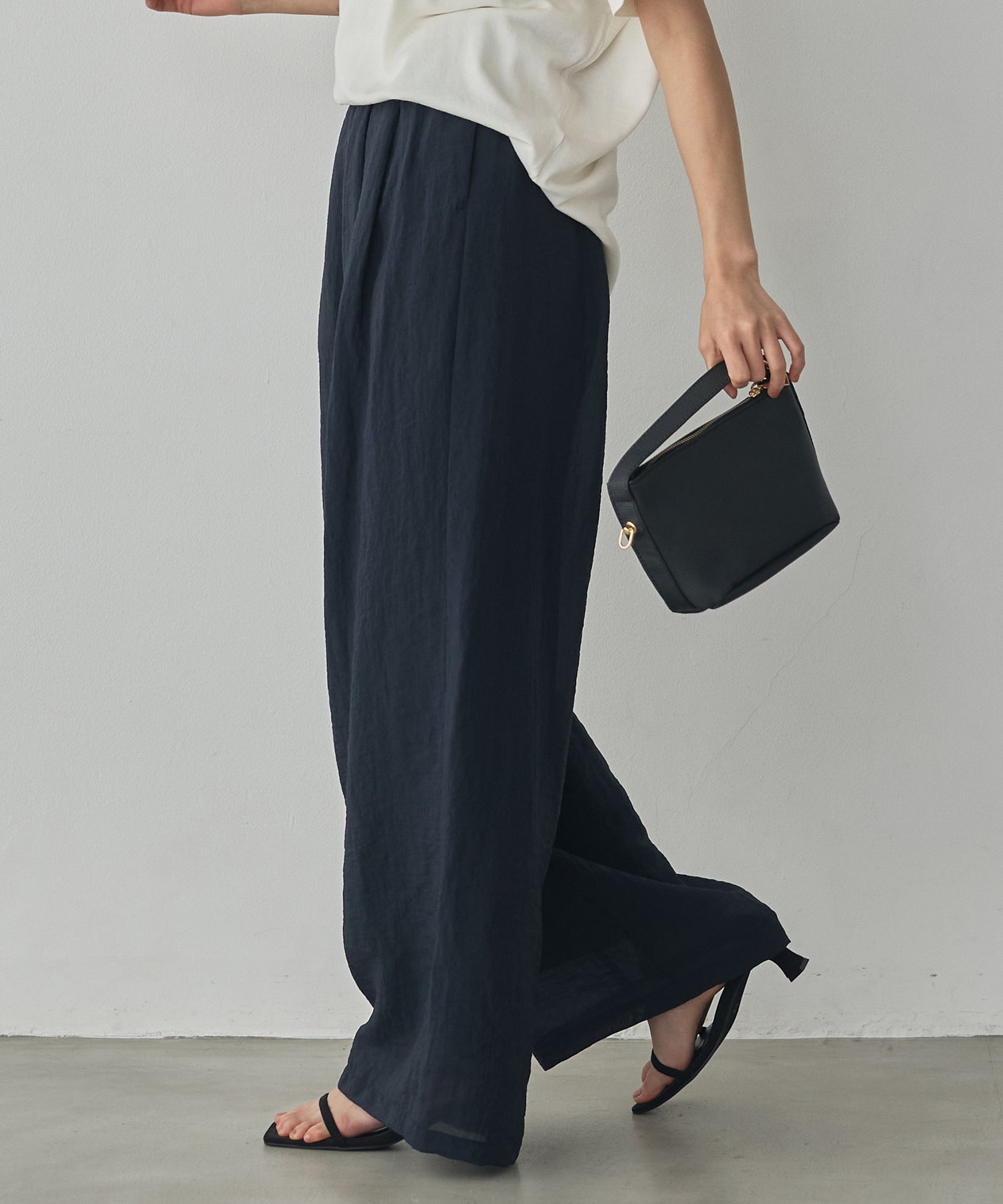 GLOSSY SHEER EASY PANTS