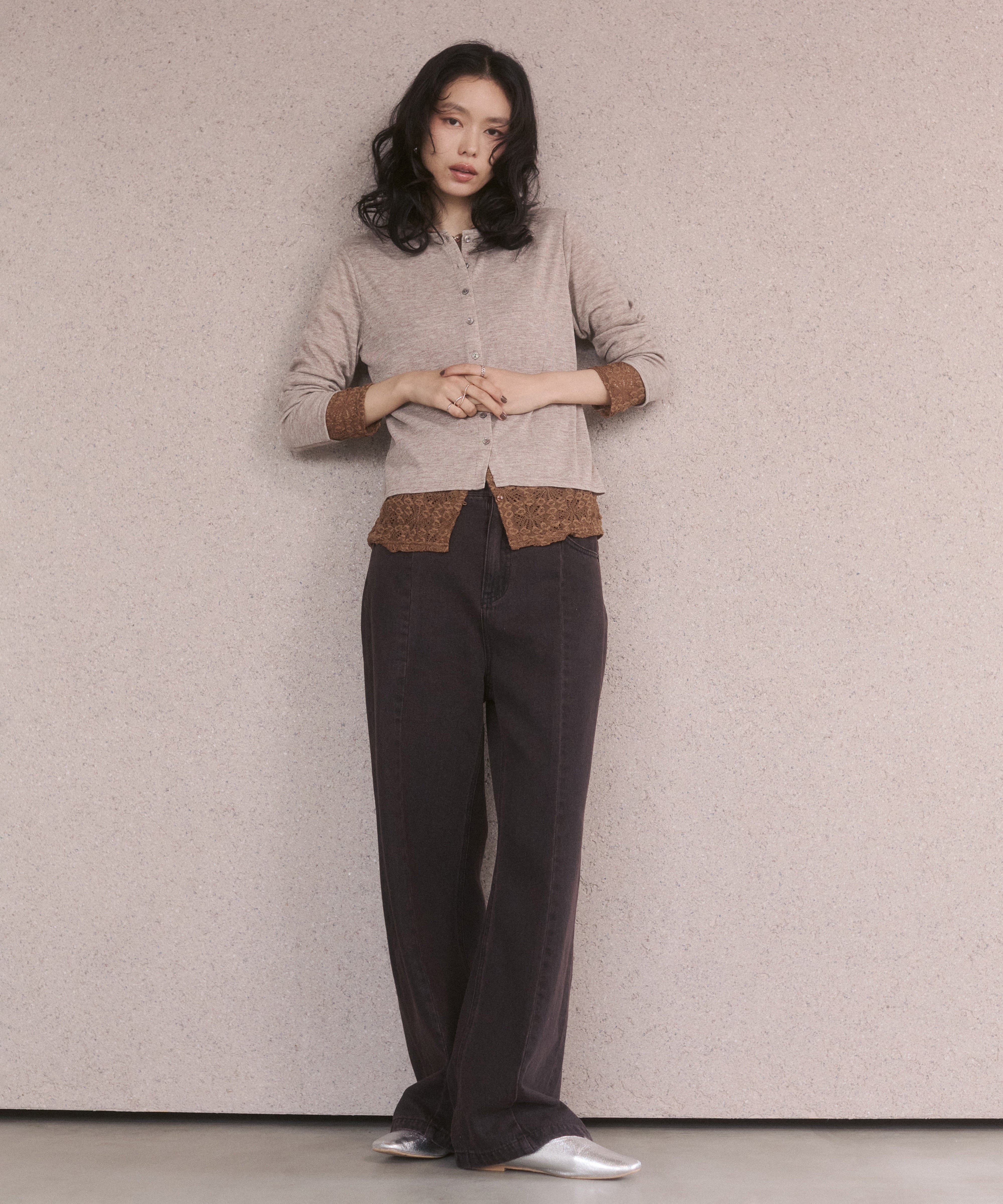 CENTER-SEAM SEMI-FLARED DENIM PANTS