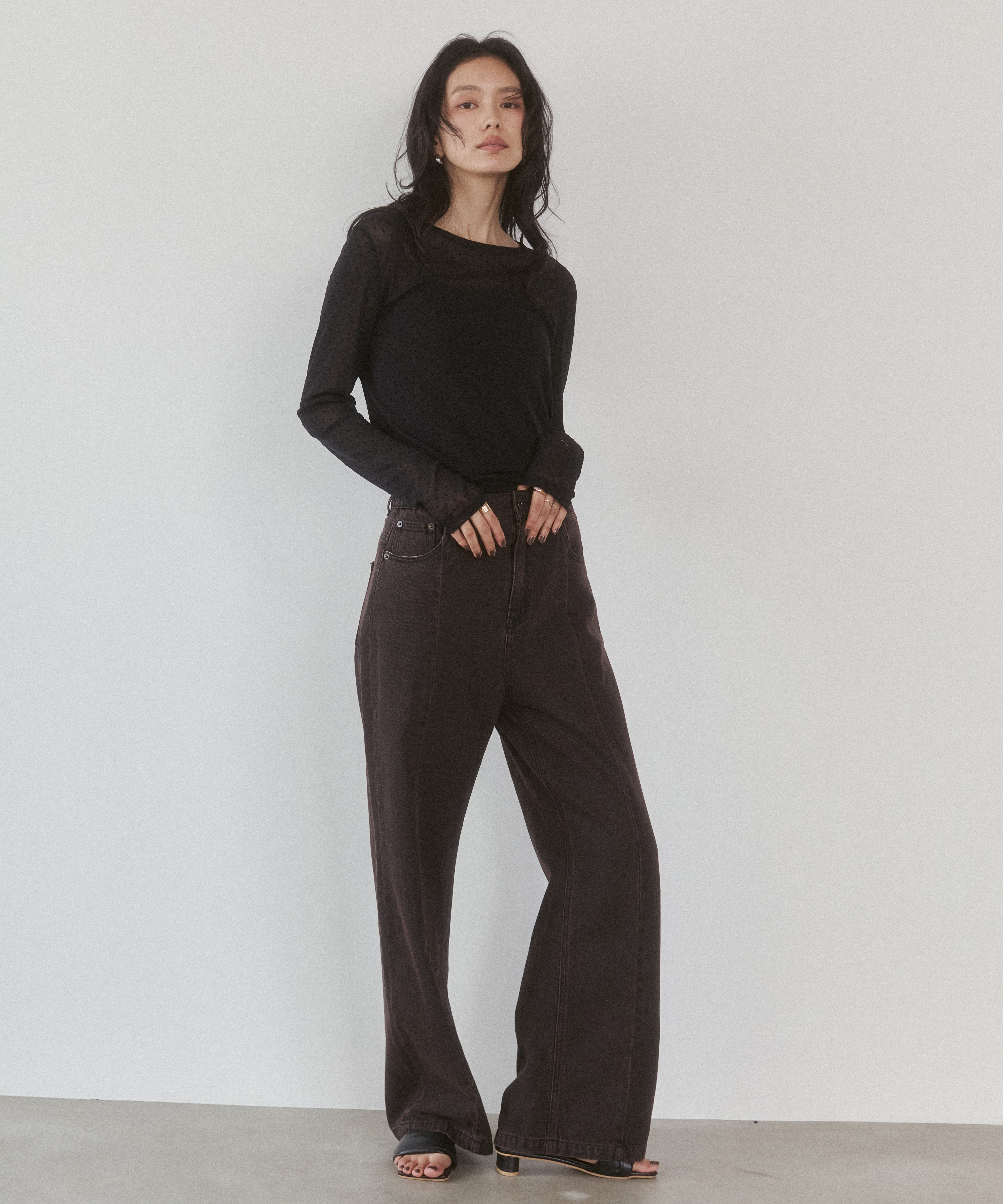 CENTER-SEAM SEMI-FLARED DENIM PANTS