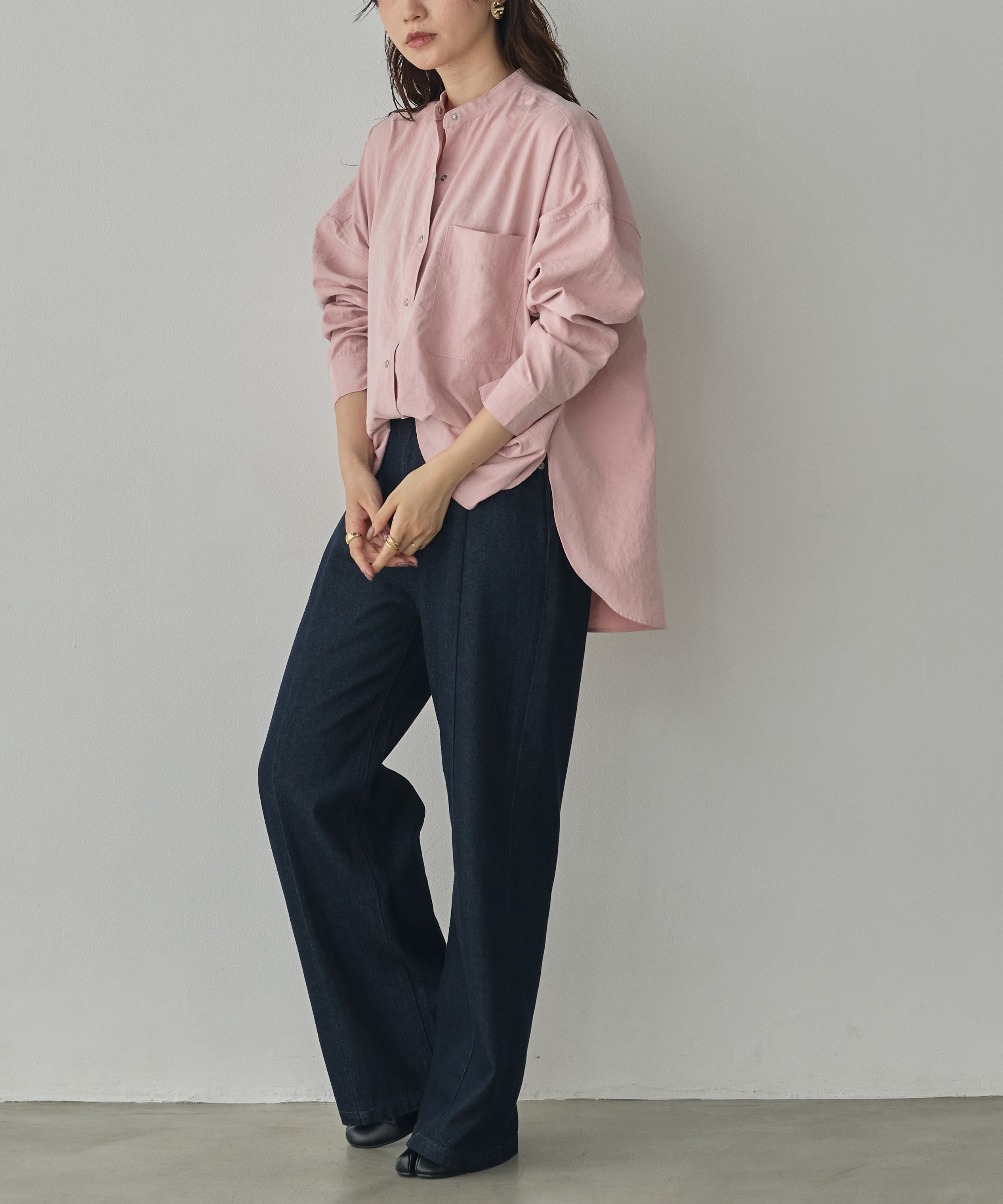 CENTER-SEAM SEMI-FLARED DENIM PANTS
