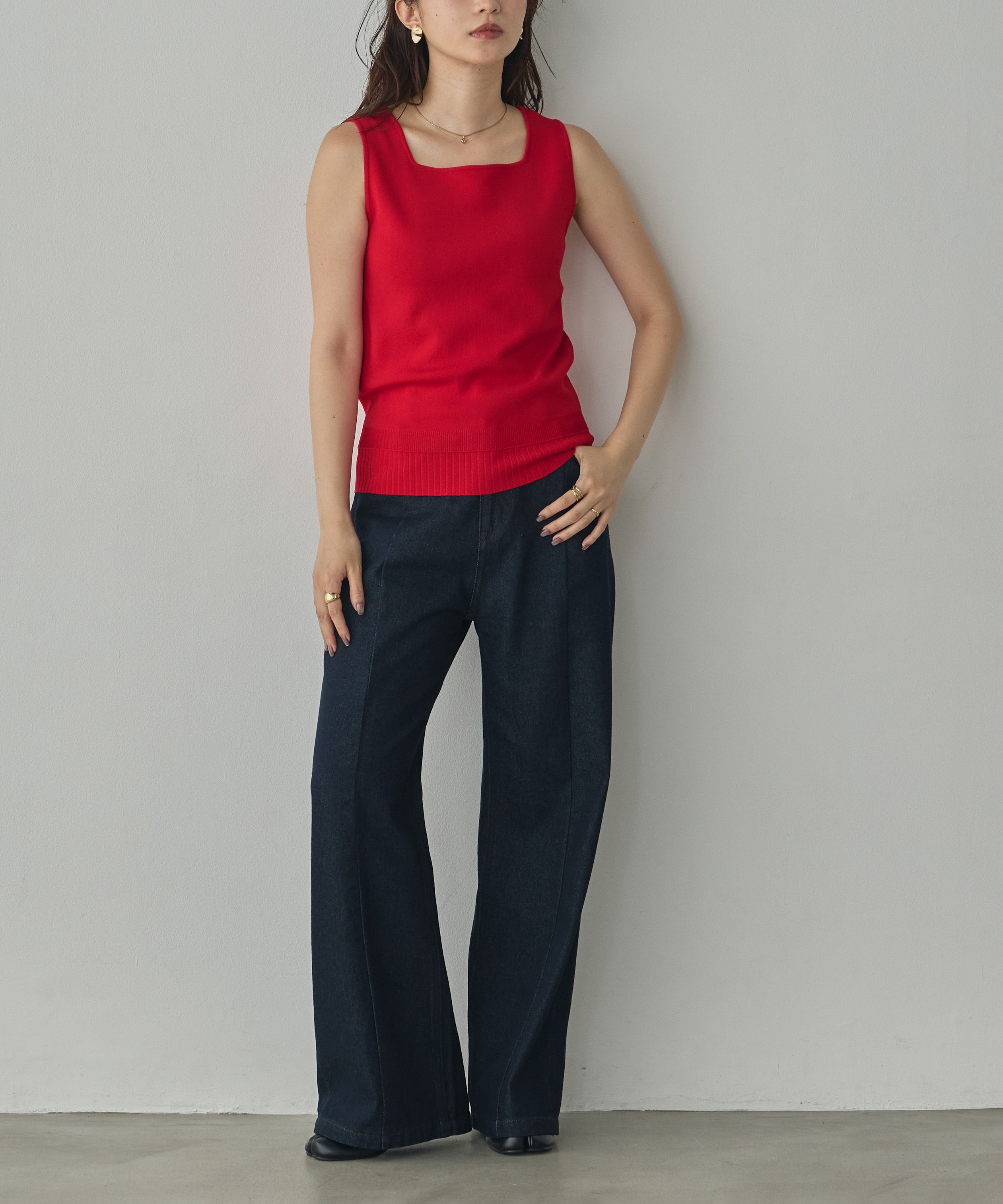 CENTER-SEAM SEMI-FLARED DENIM PANTS