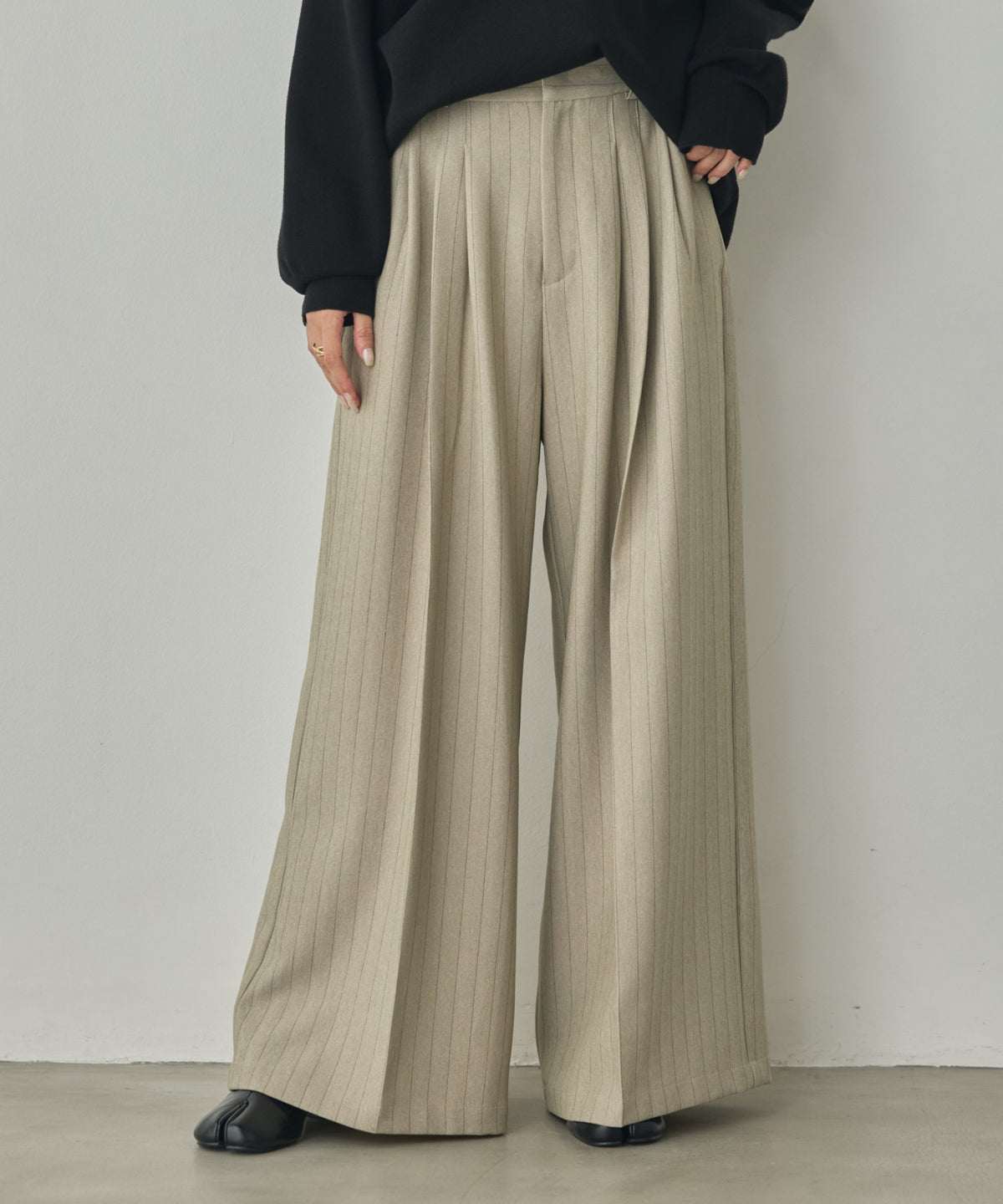 PLEATED PANTS