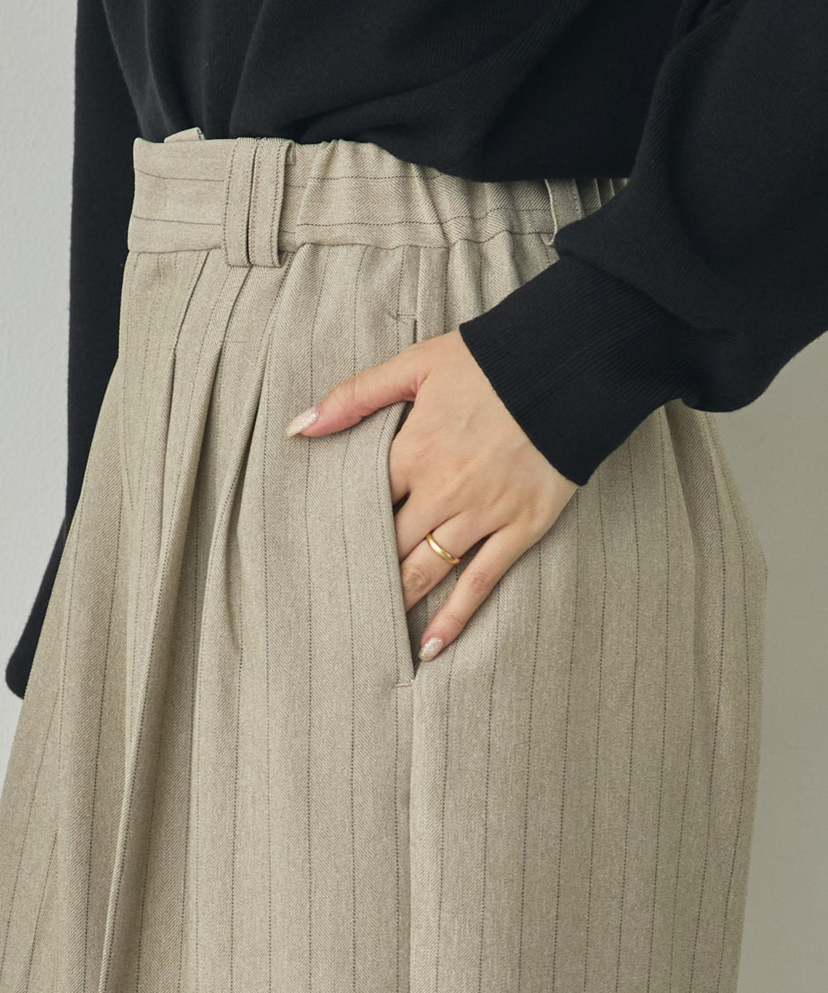 PLEATED PANTS
