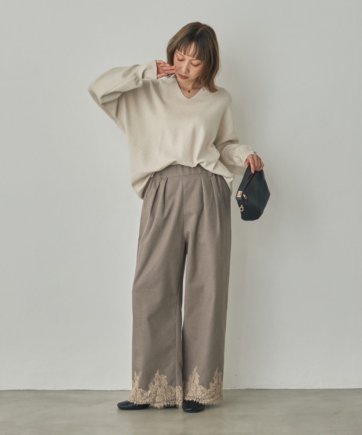WIDE-LEG WITH LACE HEM PANTS