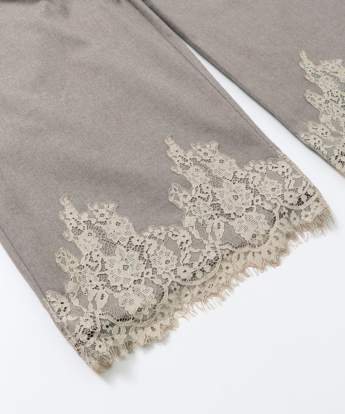 WIDE-LEG WITH LACE HEM PANTS