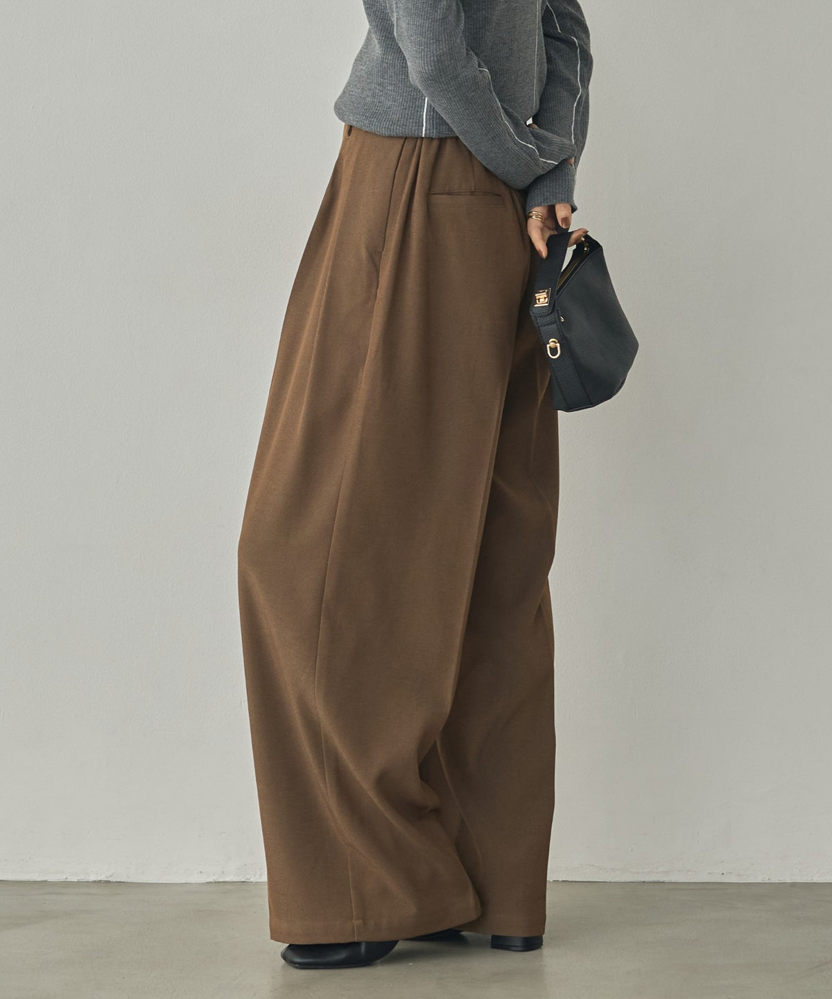 POLY-TWILL TUCK PANTS