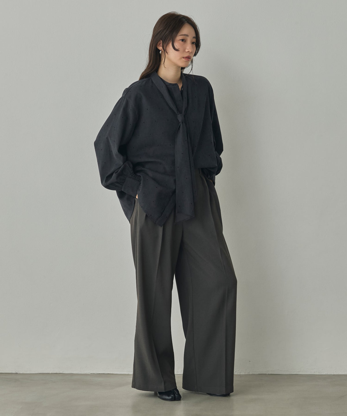 POLY-TWILL TUCK PANTS