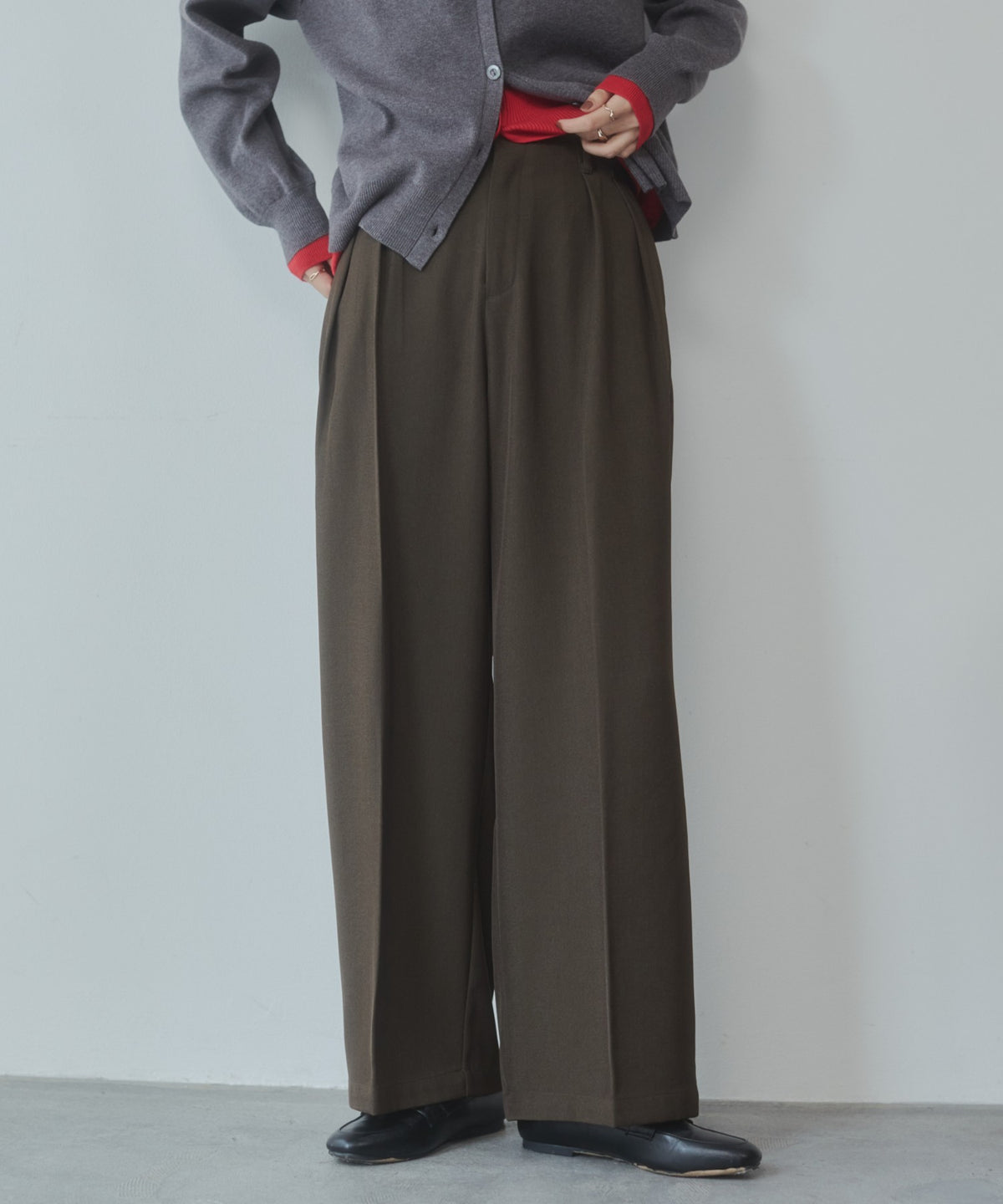 POLY-TWILL TUCK PANTS