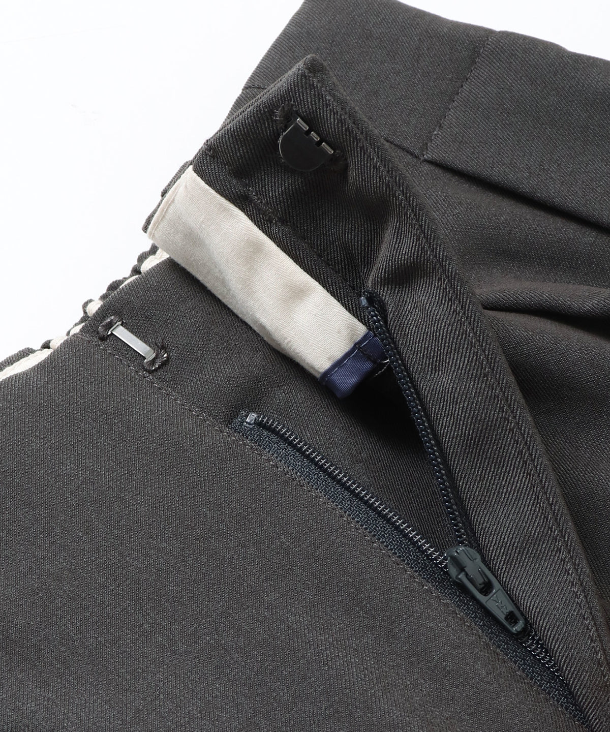 POLY-TWILL TUCK PANTS
