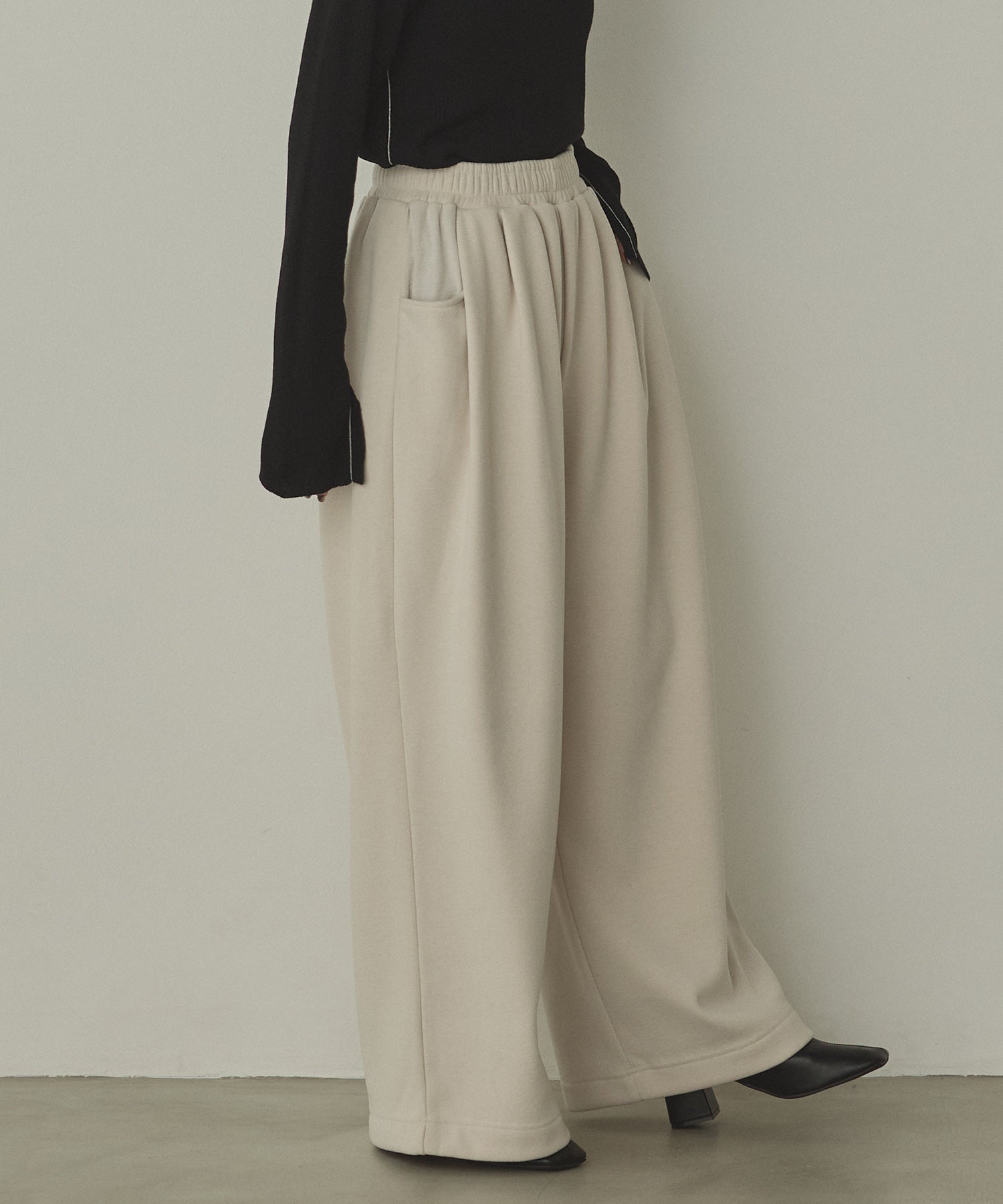 ベロアボンディング スウェットワイドパンツ