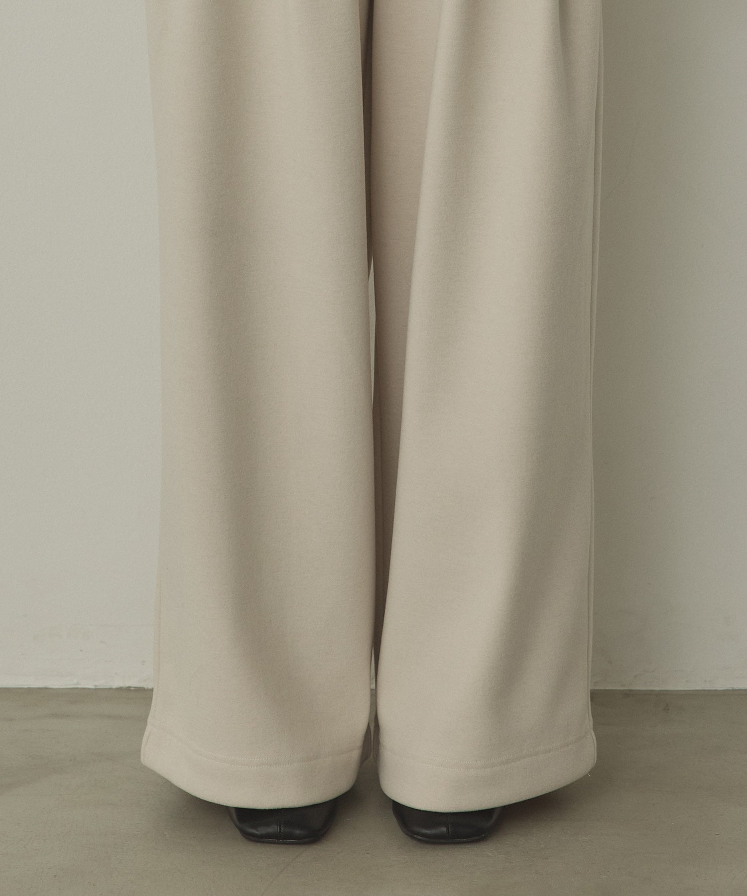 ベロアボンディング スウェットワイドパンツ