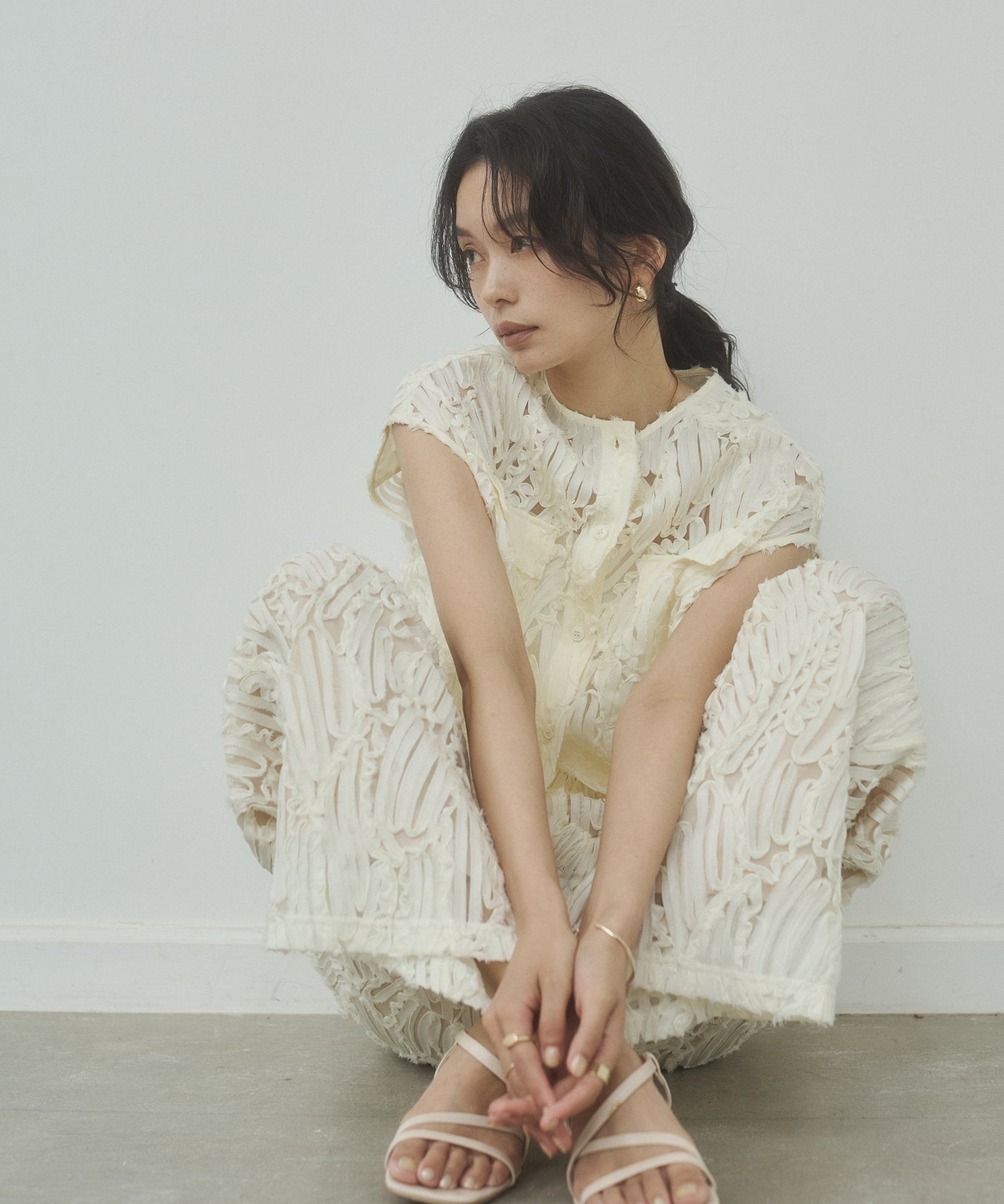 MOTIF LACE STRAIGHT-LEG PANTS