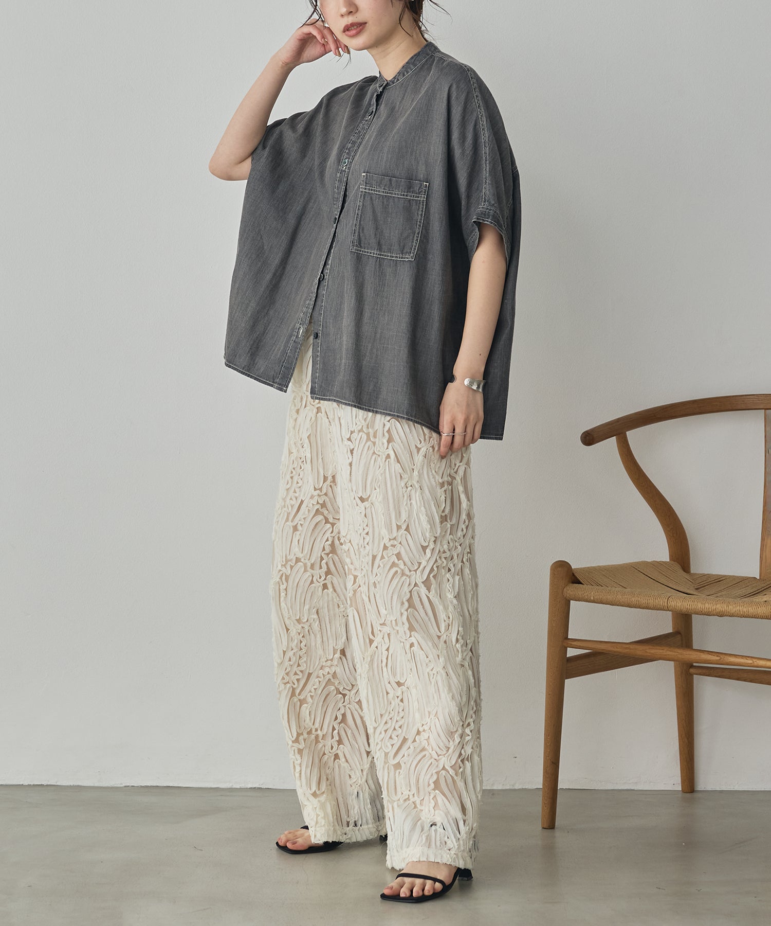 MOTIF LACE STRAIGHT-LEG PANTS