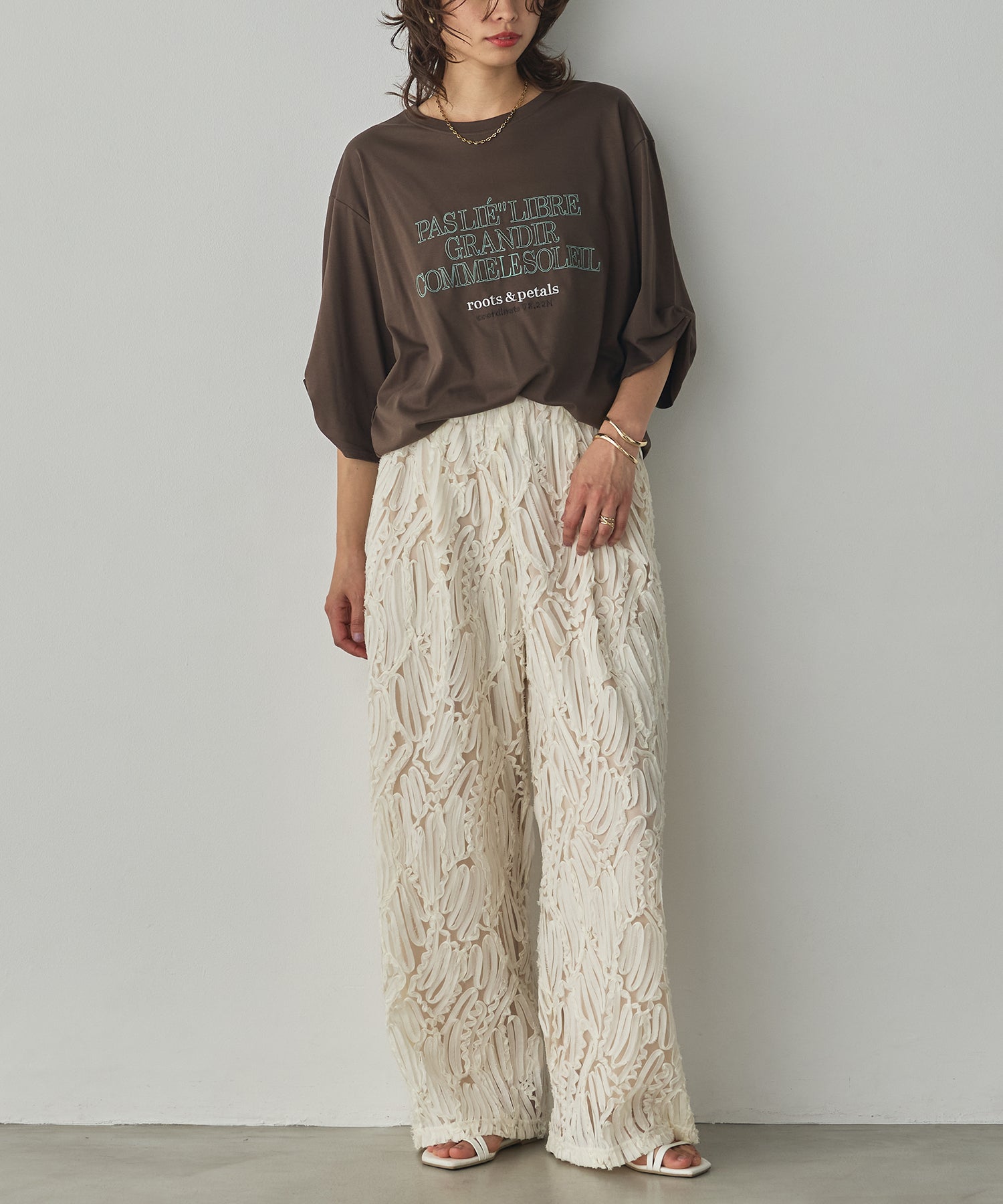MOTIF LACE STRAIGHT-LEG PANTS