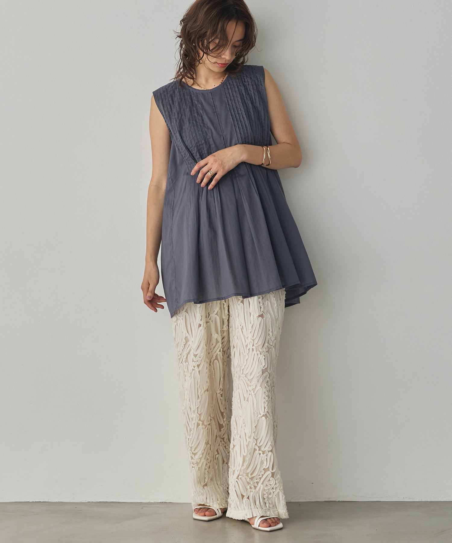 MOTIF LACE STRAIGHT-LEG PANTS