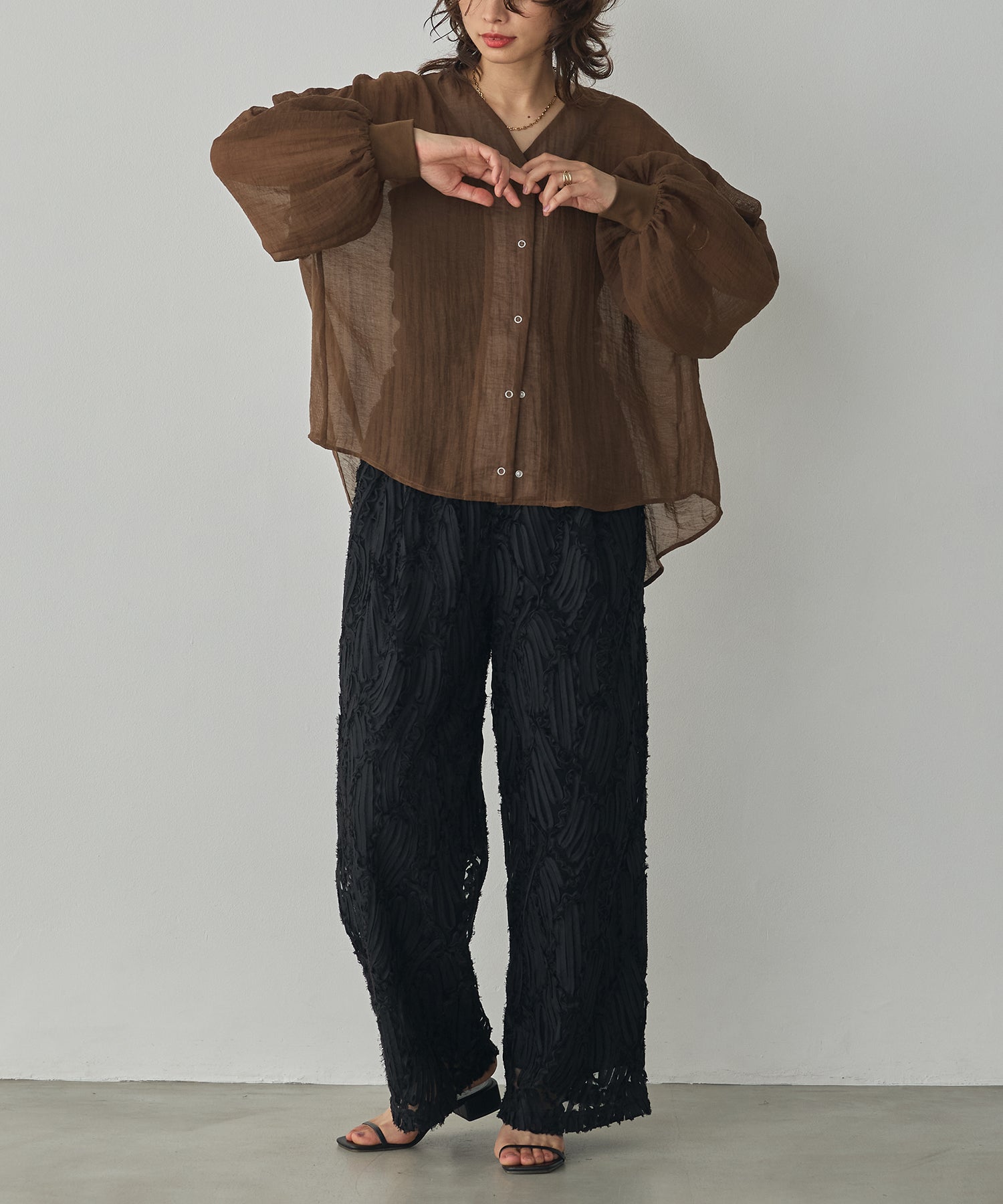 MOTIF LACE STRAIGHT-LEG PANTS
