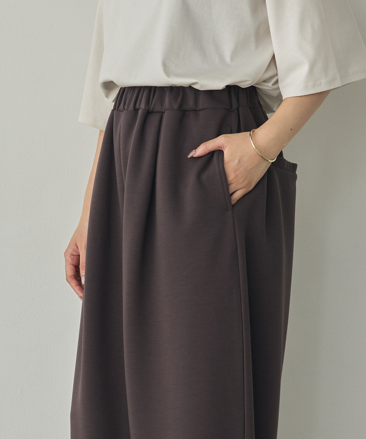 THICK CARDBOARD CURVY PANTS