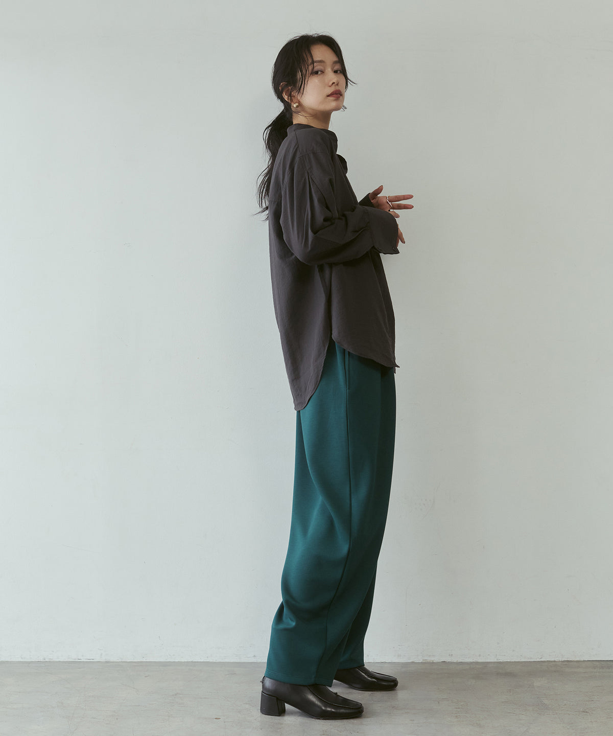 THICK CARDBOARD CURVY PANTS